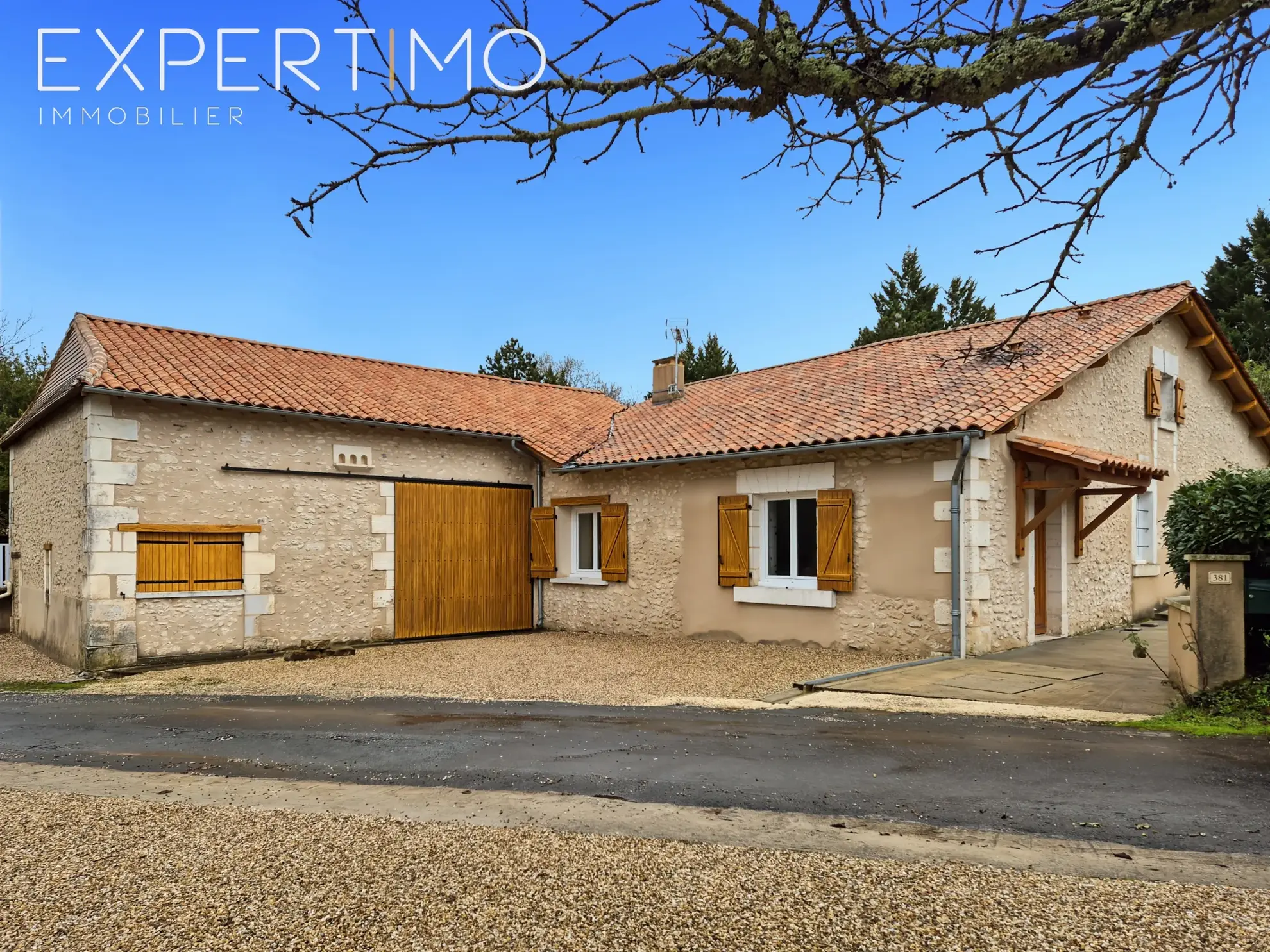 Maison de 90m² à Tocane St Apre en environnement calme avec grange et jardin clos