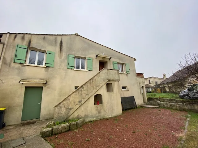 Maison de 84 m² avec 2 chambres et vue sur le port à Chenac Saint Seurin d'Uzet