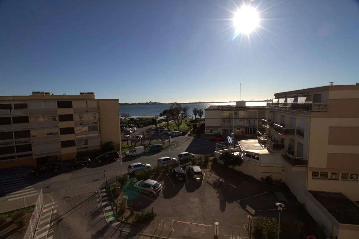 Appartement T2 avec terrasse et vue sur l'étang à Balaruc-les-Bains