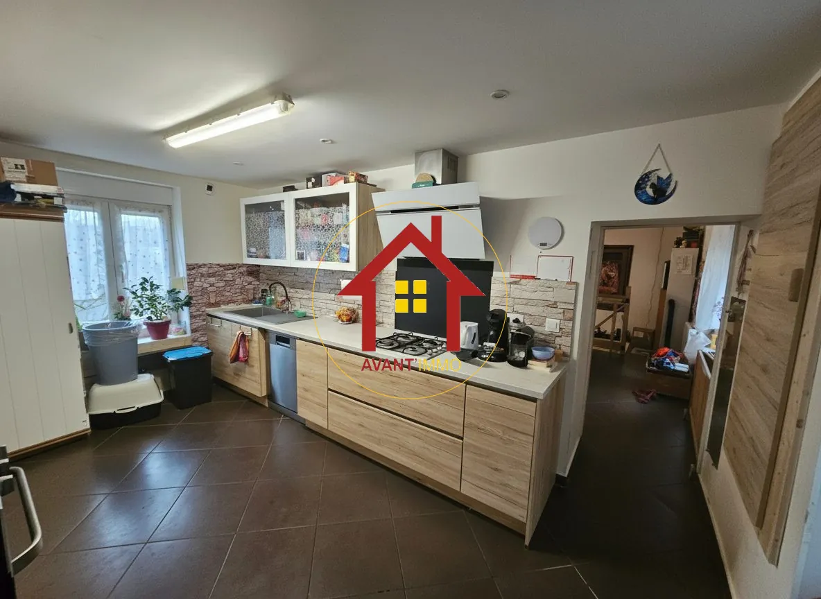 CUISINE Maison individuelle atypique à vendre à Auboué, 108 m² avec terrasse et jardin 