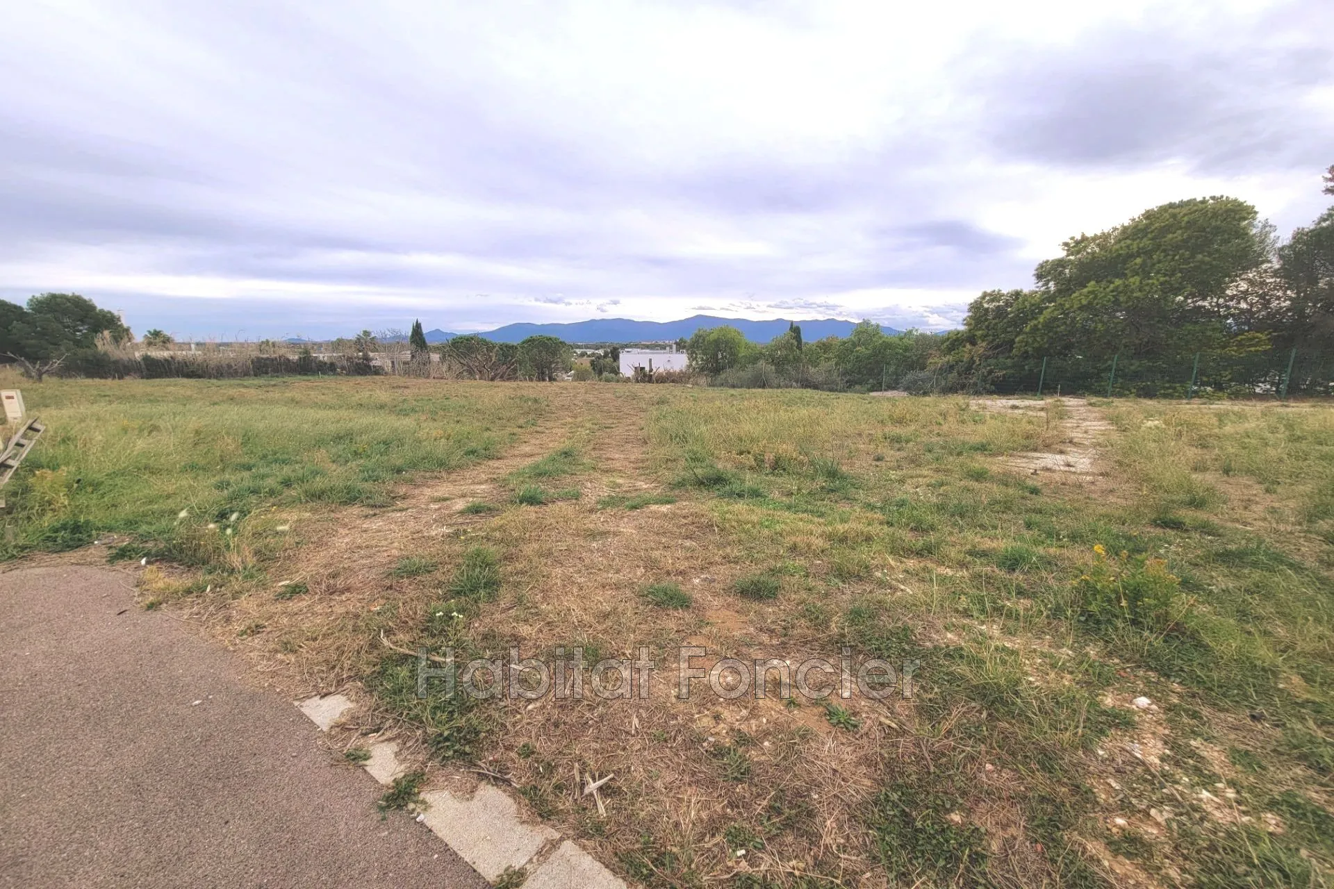 Terrain constructible de 739 m² à Perpignan proche Tecnosud 1
