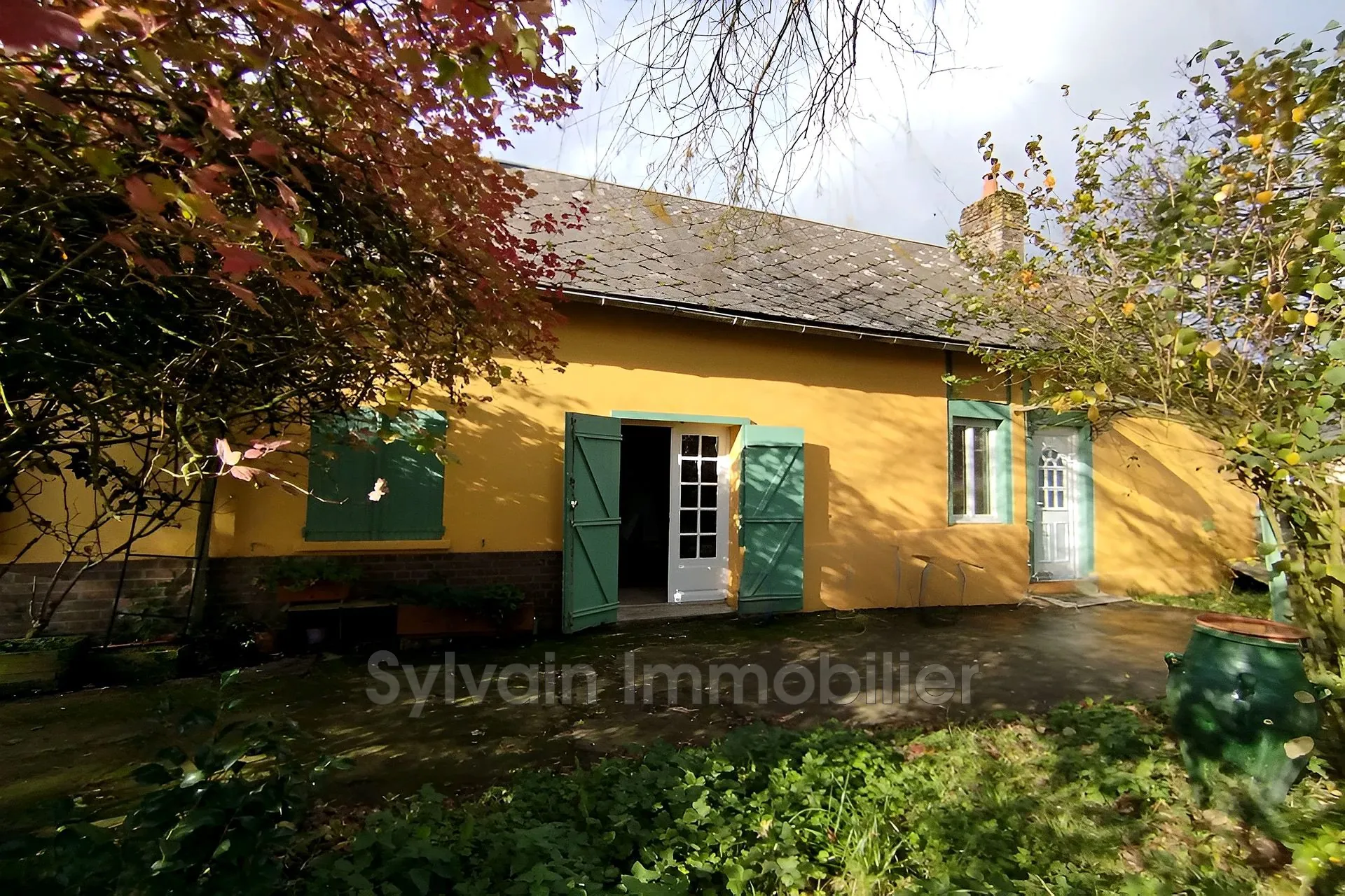 Charmante maison en longère à vendre à Aumale - 2 chambres, terrain clos