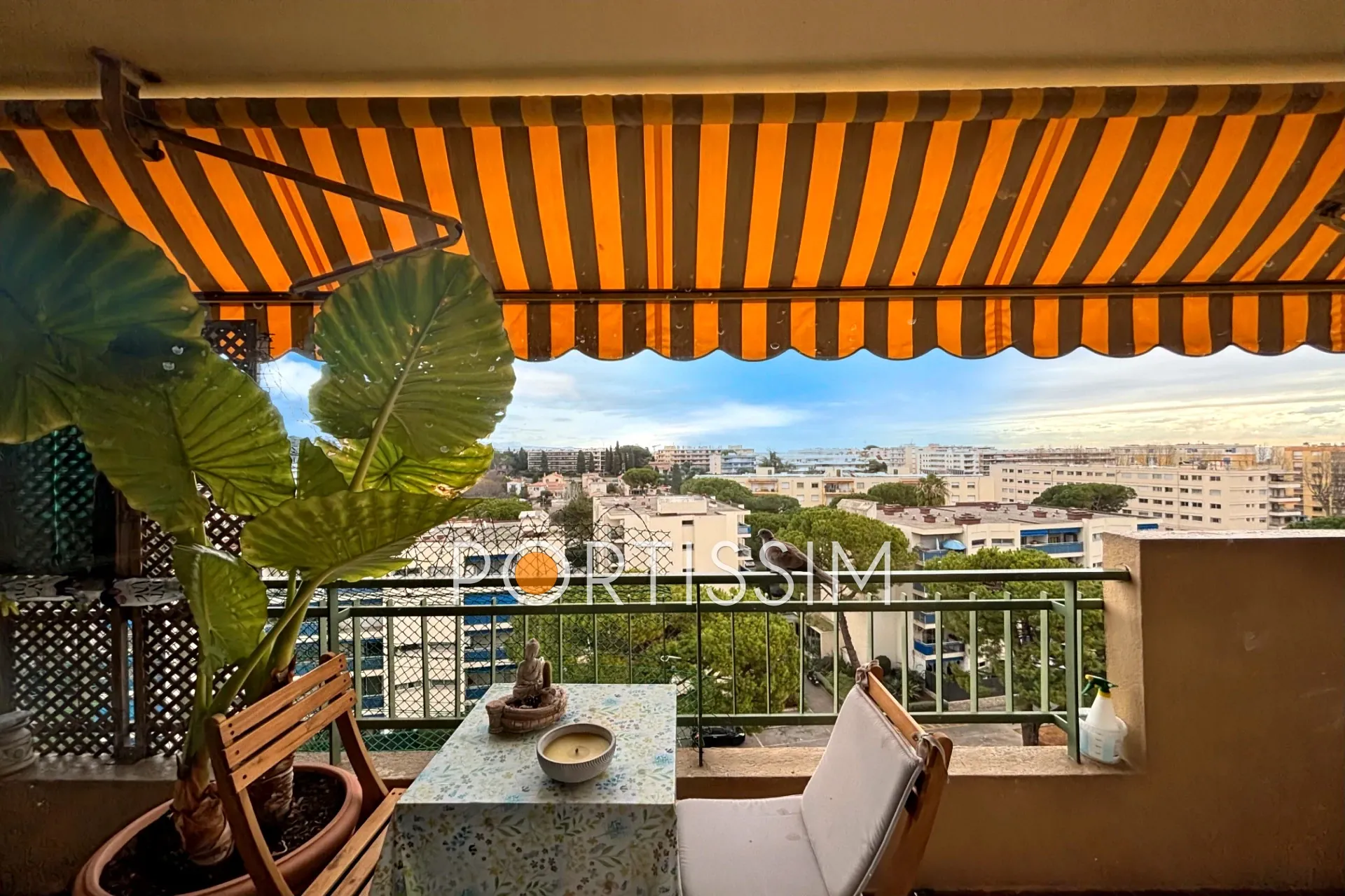 Appartement 2 pièces à Cagnes-sur-Mer avec terrasse et parking, idéal investisseur