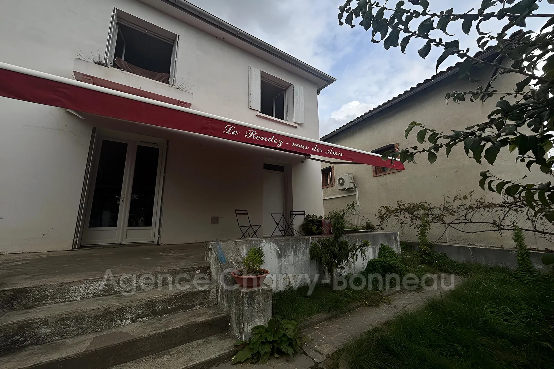 Maison familiale à vendre à Saint-Girons de 155 m² avec jardin et vue rivière