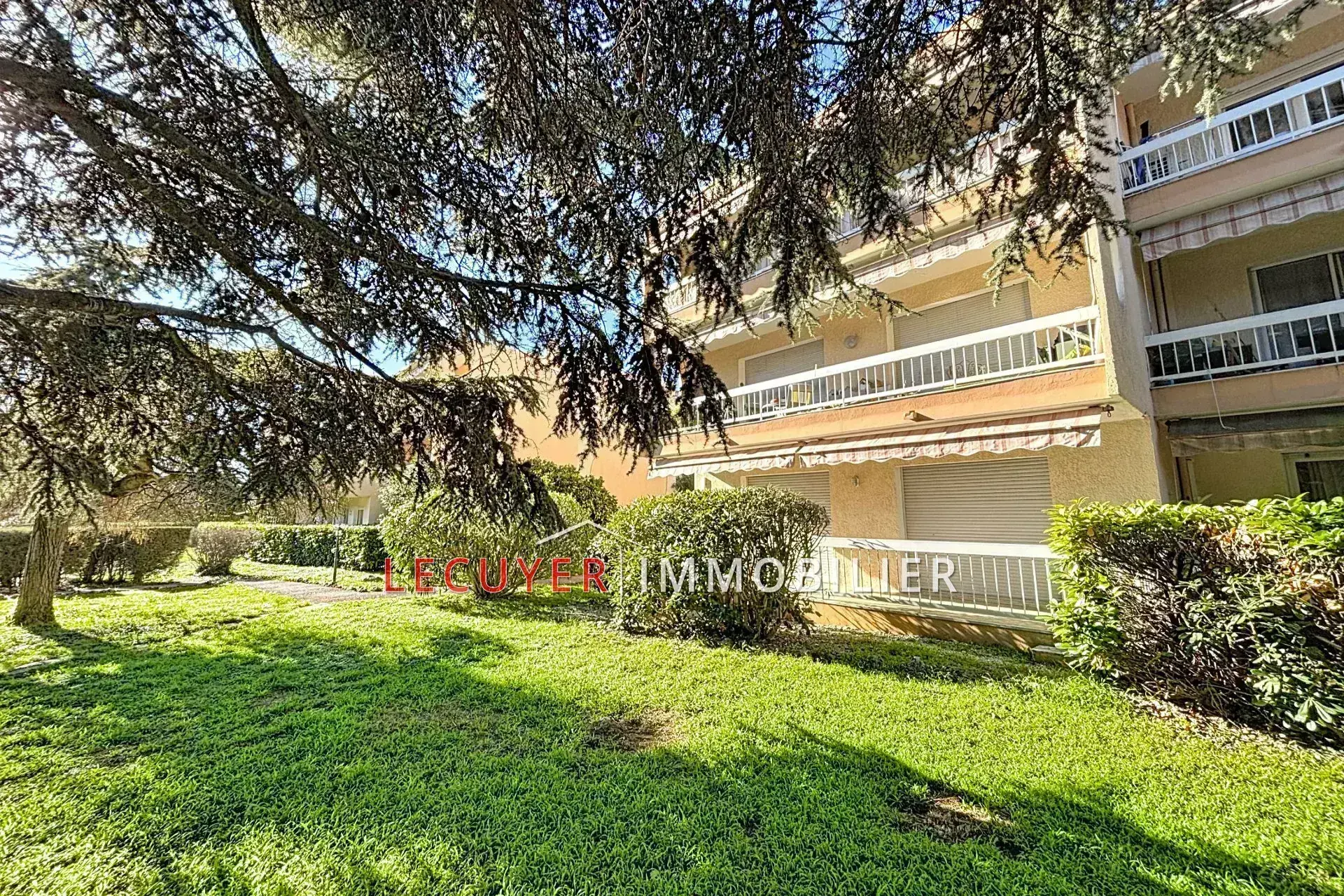 Appartement 3 pièces à Golfe Juan proche mer, parking et cave