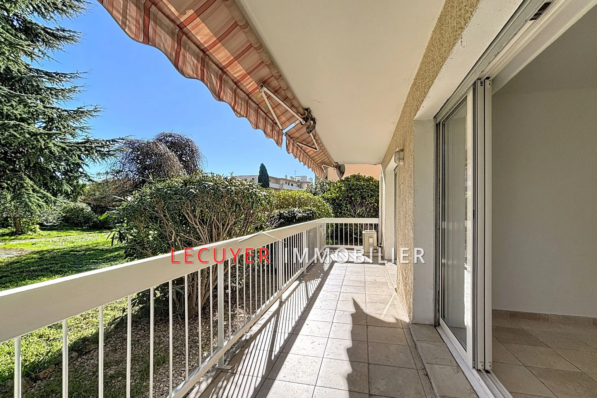 Appartement 3 pièces à Golfe Juan proche mer, parking et cave 