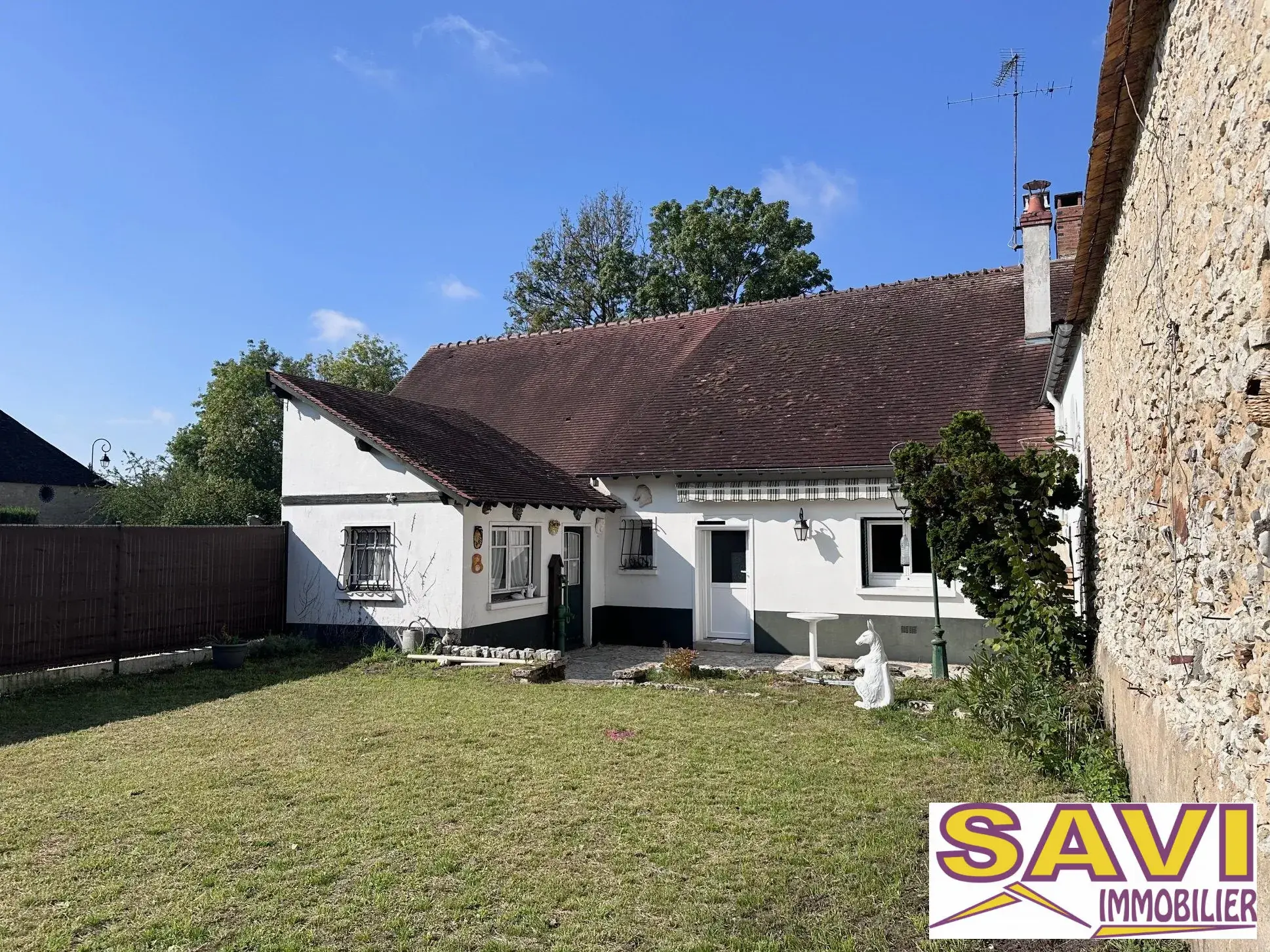 Belle maison rénovée avec jardin et vue sur la rivière à Fontenay-sur-Loing
