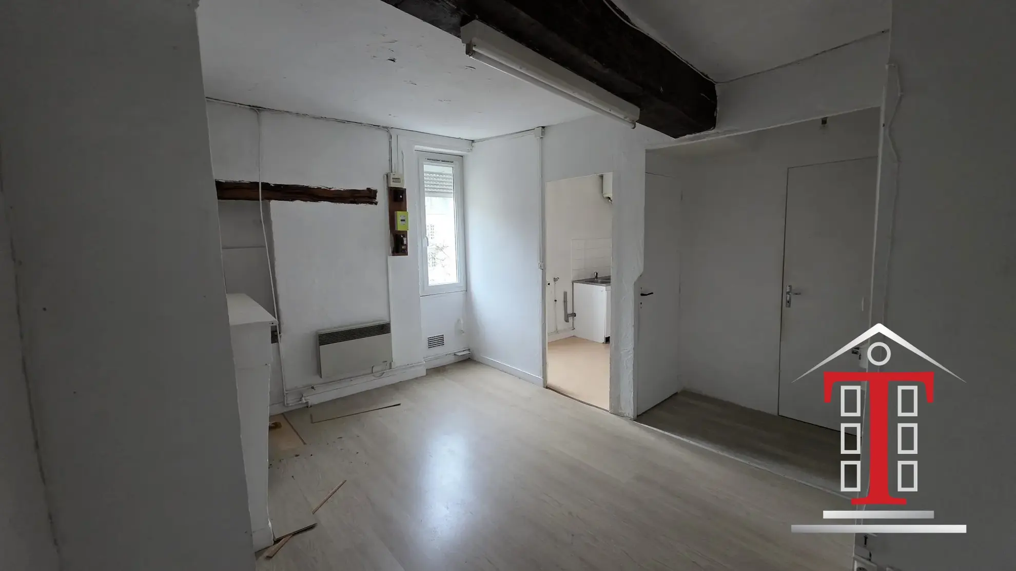 Appartement T1bis à vendre à Angers Place Grégoire Bordillon avec fort potentiel 