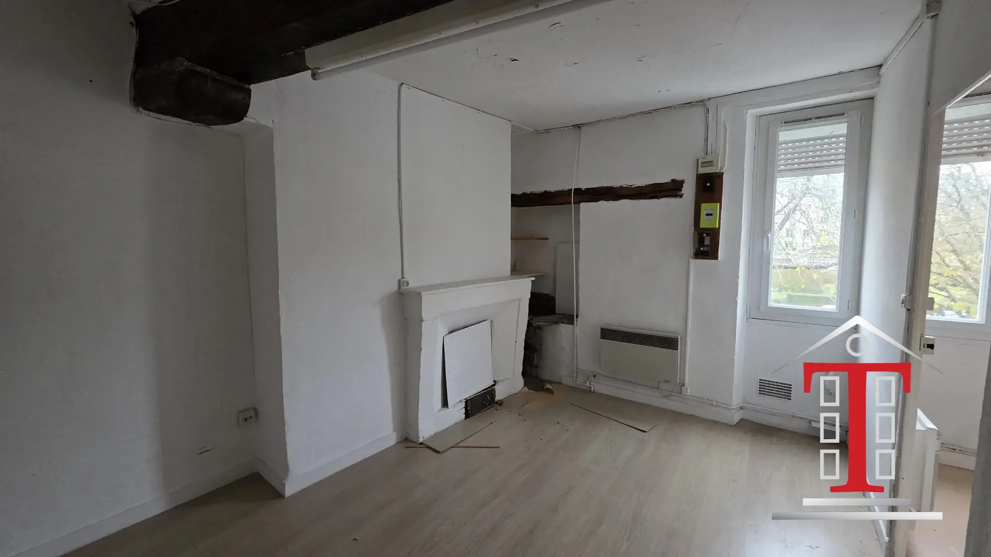 Appartement T1bis à vendre à Angers Place Grégoire Bordillon avec fort potentiel 