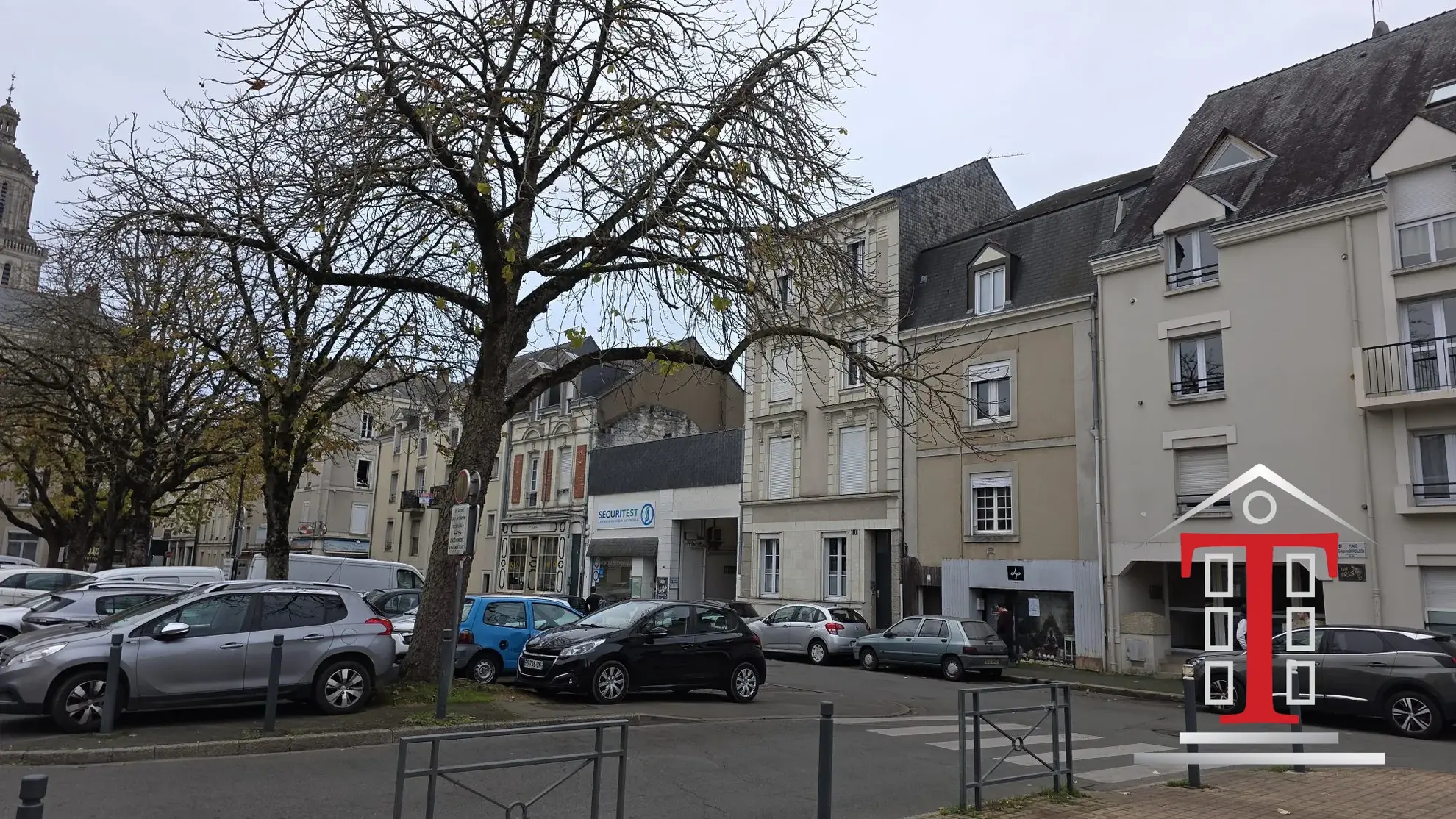 Appartement T1bis à vendre à Angers Place Grégoire Bordillon avec fort potentiel