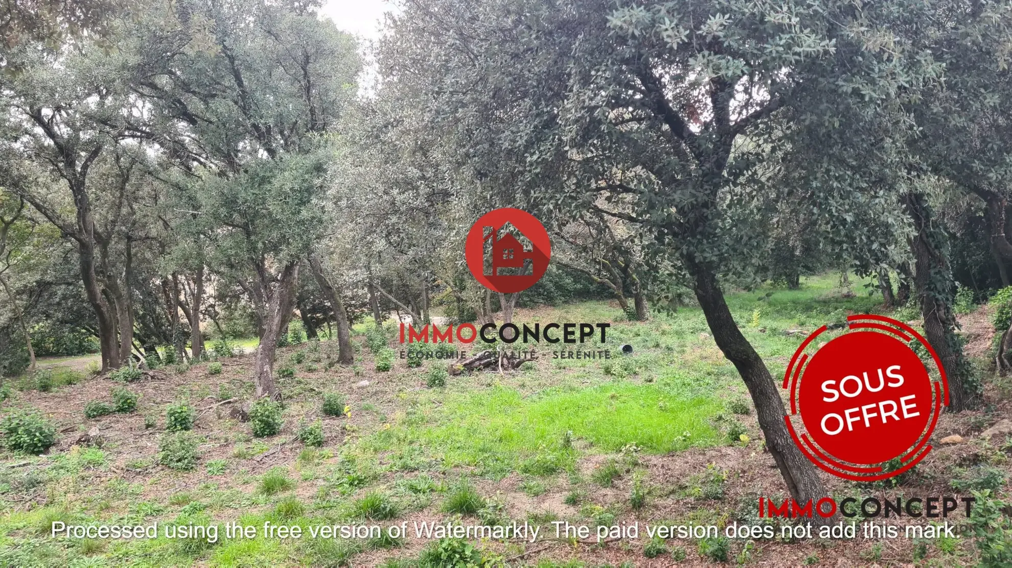 Terrain constructible de 740 m² à vendre à Montfaucon, libre de constructeur