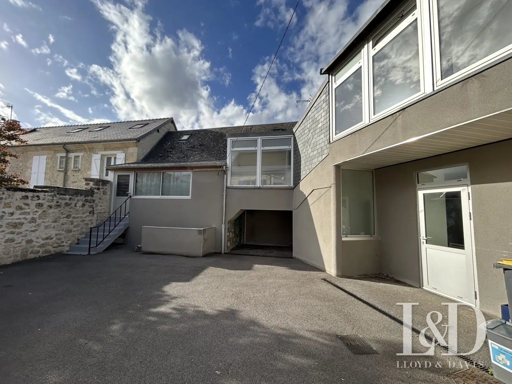 Appartements à vendre  Appartements rénovés à vendre à Bucy-le-Long, parking et caves, parfaits pour investissement ou habitation