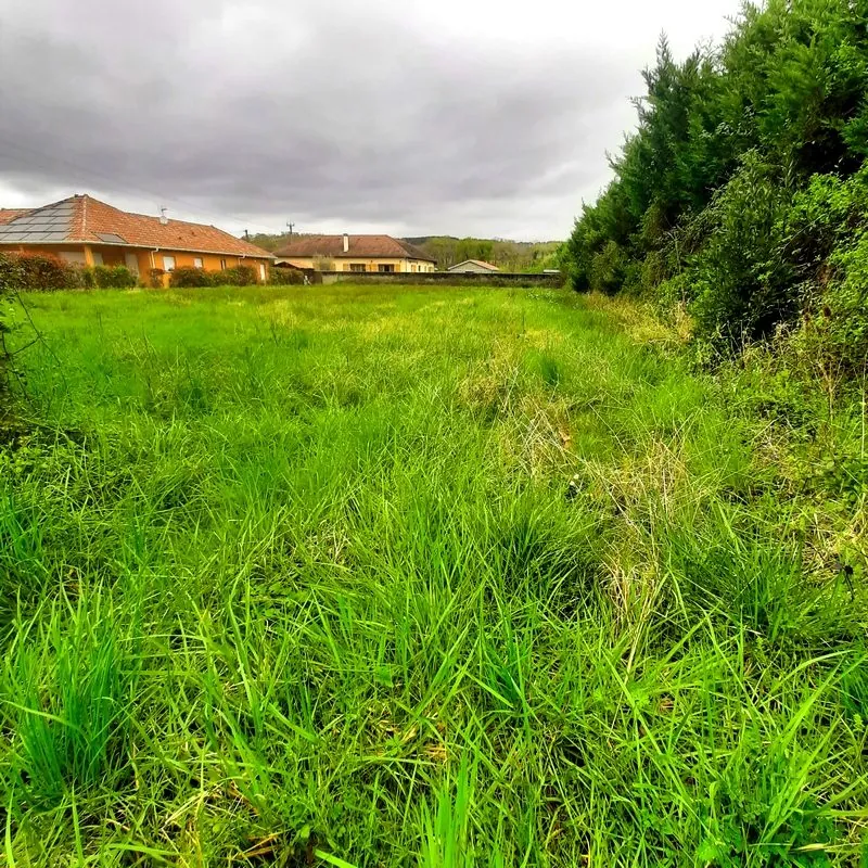 Terrain constructible de 1150 m² proche de Salies-de-Béarn à vendre 