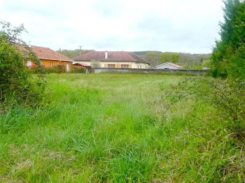 Terrain constructible de 1150 m² proche de Salies-de-Béarn à vendre