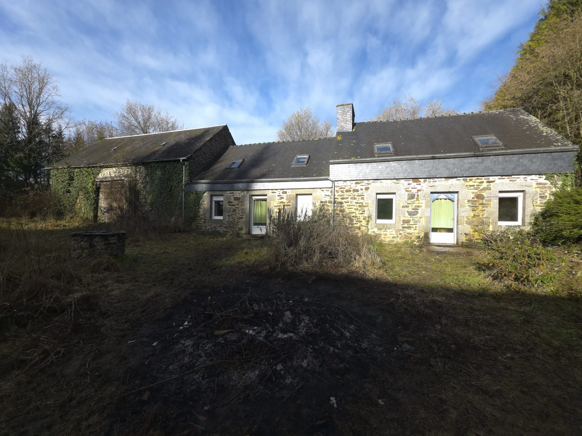 Longère à rénover avec grand terrain à La Harmoye - Opportunité rare