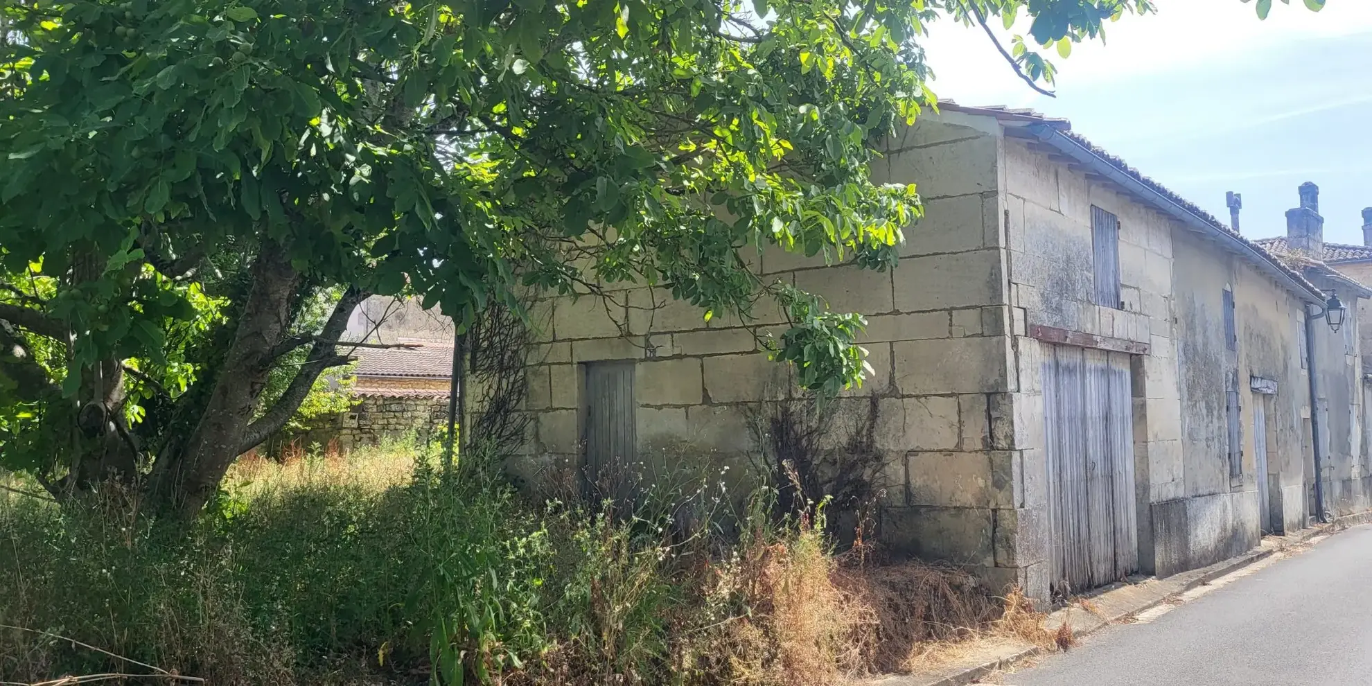 Maison ancienne à réhabiliter à Brizambourg, centre-ville, potentiel pour projet immobilier