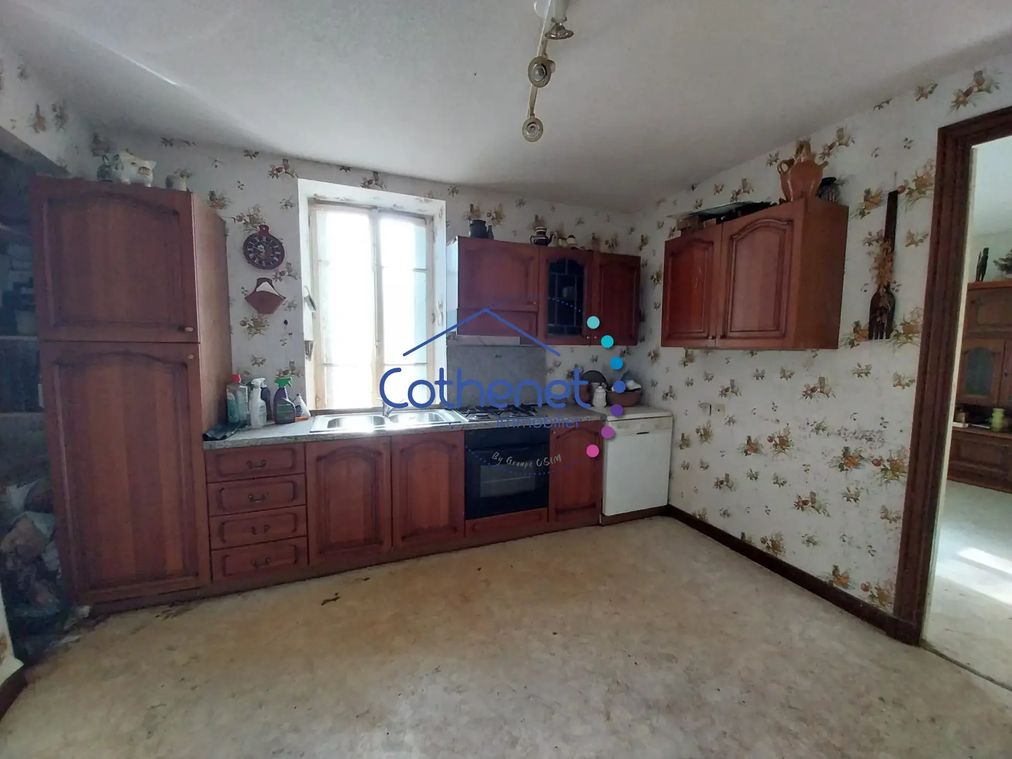 Maison à vendre à Cours avec deux logements, jardin et garage près de Lyon 