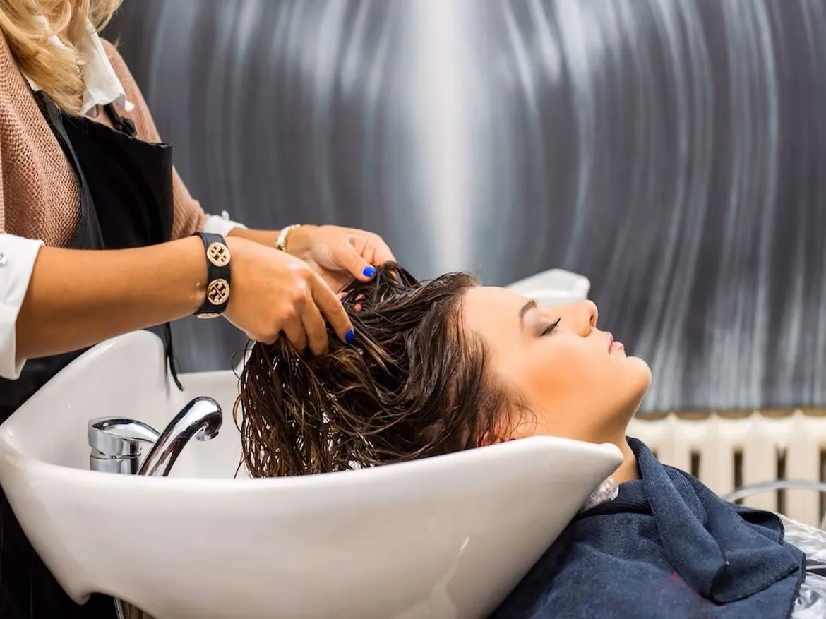 Salon de coiffure à vendre à Bulle – Opportunité commerciale en Suisse