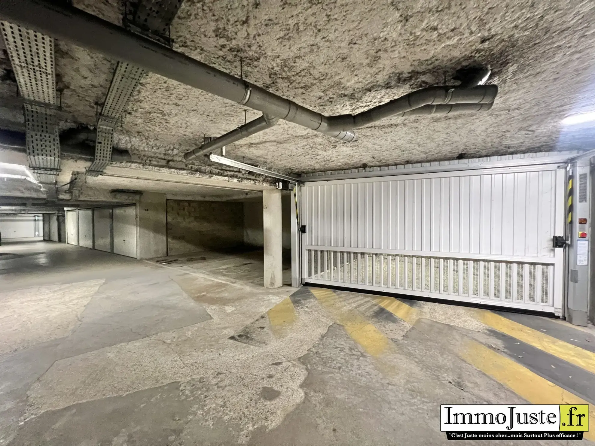 Box de 13 m² à Trappes - Investissement sécurisé en centre-ville 