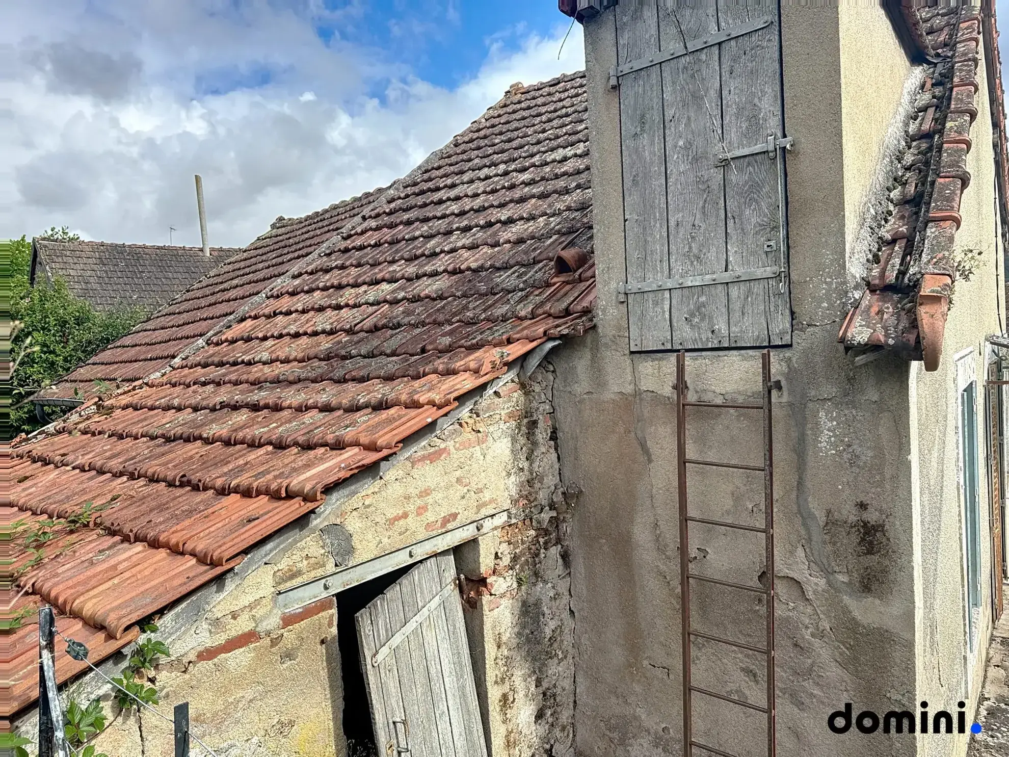Maison ancienne à vendre à Saint-Symphorien-de-Marmagne, 40 m² avec terrain de 219 m² 