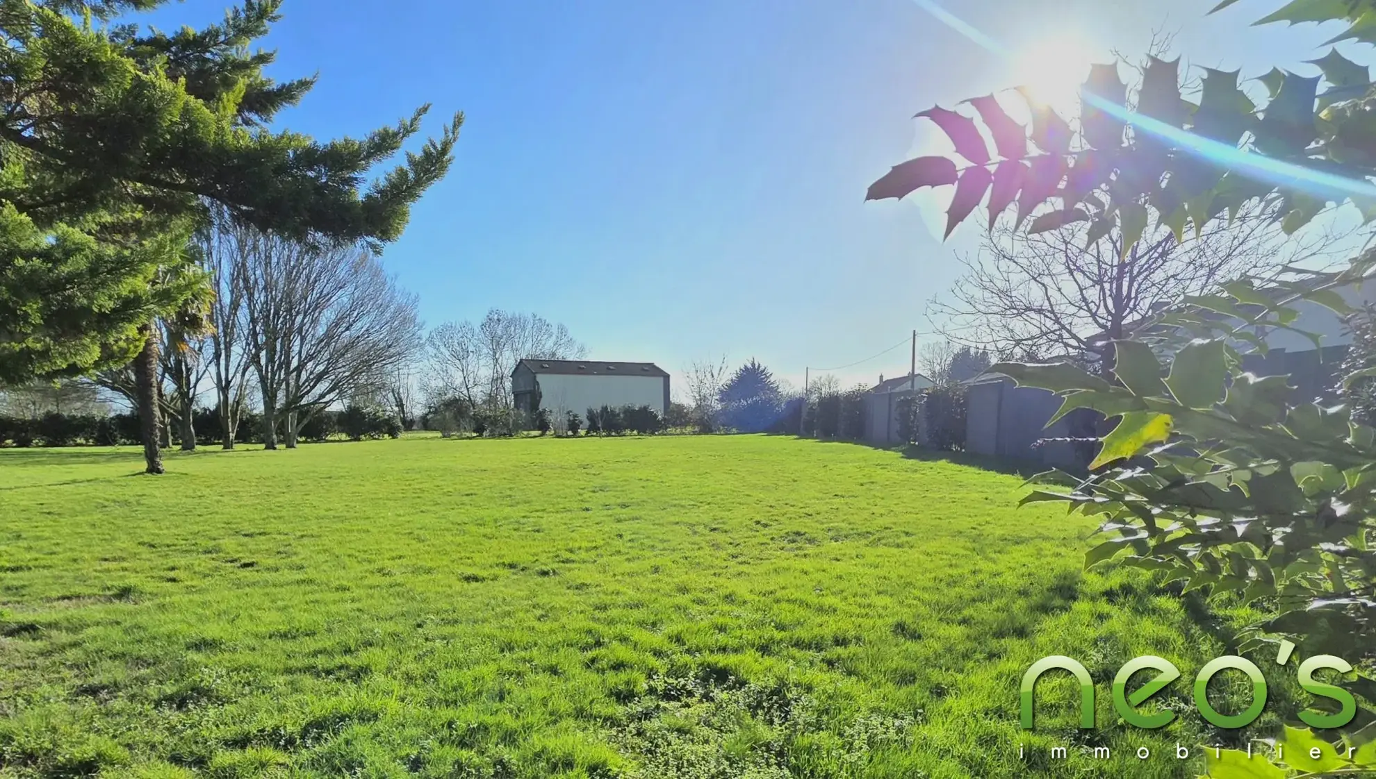 Terrain constructible de 1000 m² à Chemillé-en-Anjou, proche du centre-ville 