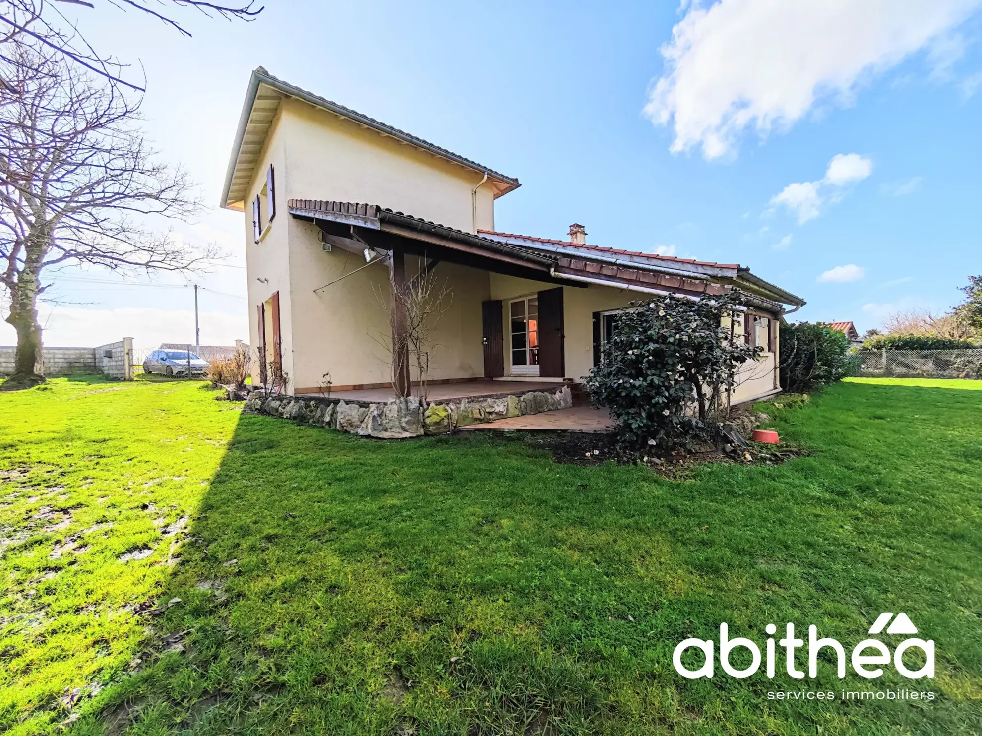 Maison familiale à Coutras avec grand terrain et potentiel de rénovation 