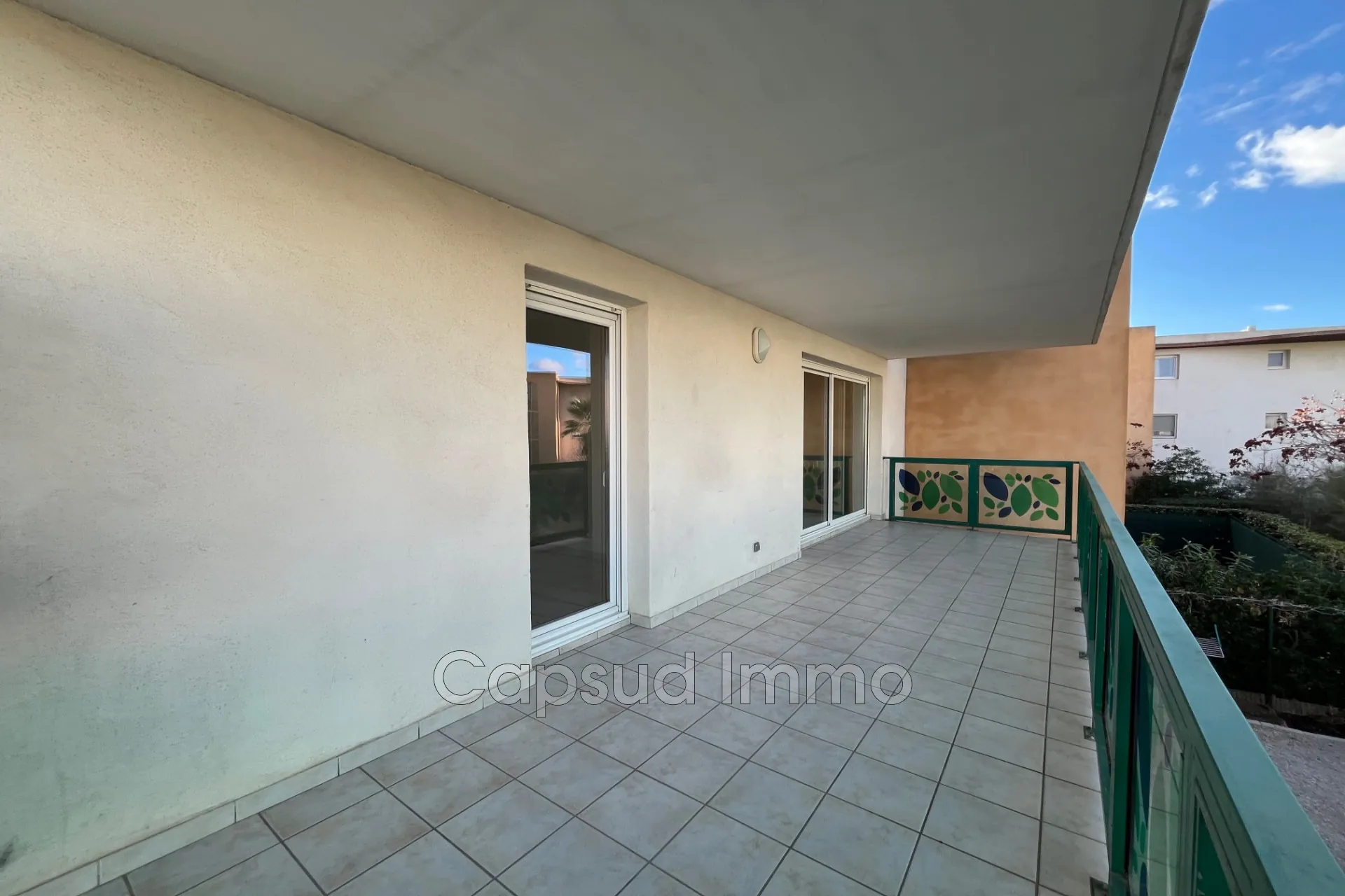 Charmant appartement 3 pièces à Sérignan avec terrasse et garage, proche plages 