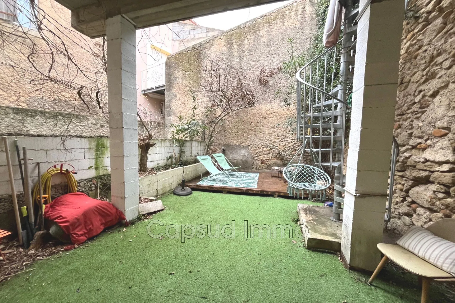 Maison de ville à Sérignan avec terrasse et garage – 104 m²