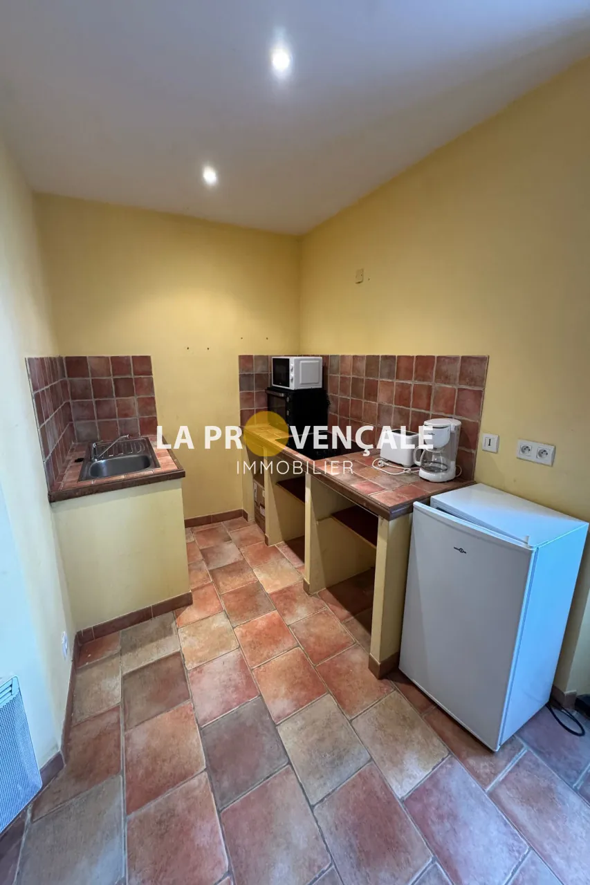 Studio à vendre à La Verdière – Investissement rentable en Provence 