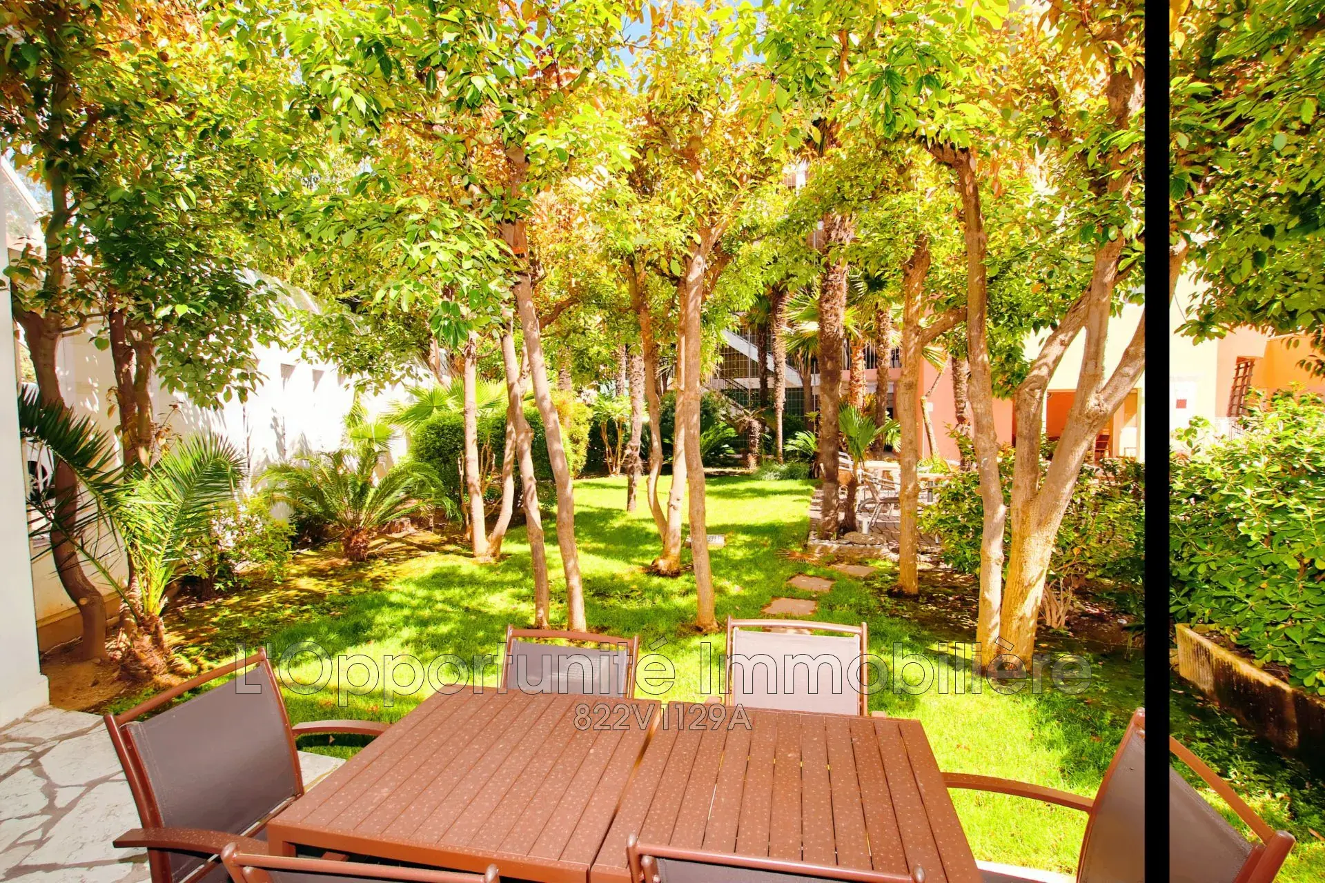 Vente appartement 3 pièces à Antibes face au Port Vauban avec piscine