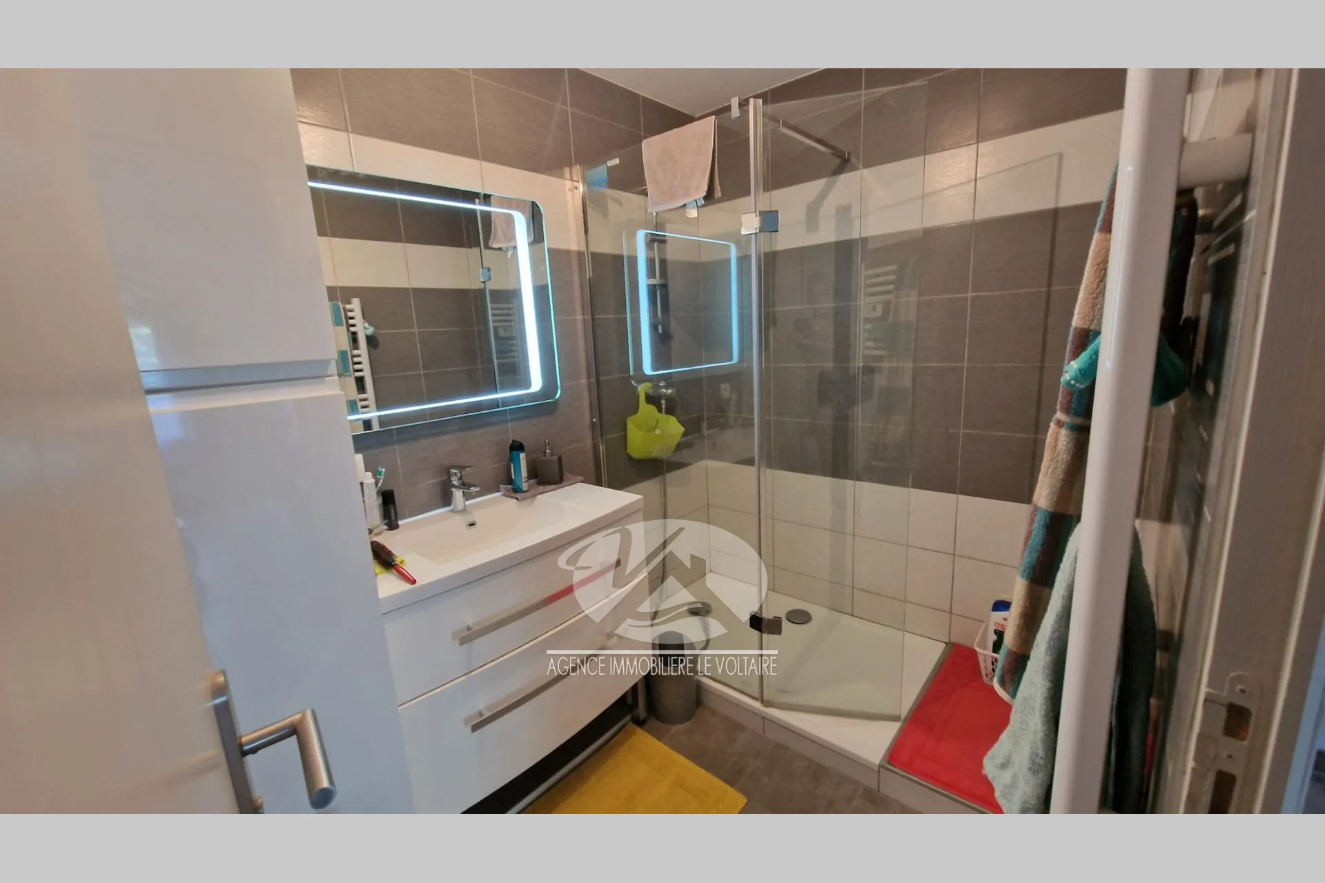 Bel appartement de 59 m² à vendre à Serignan, 2 chambres en deuxième étage 