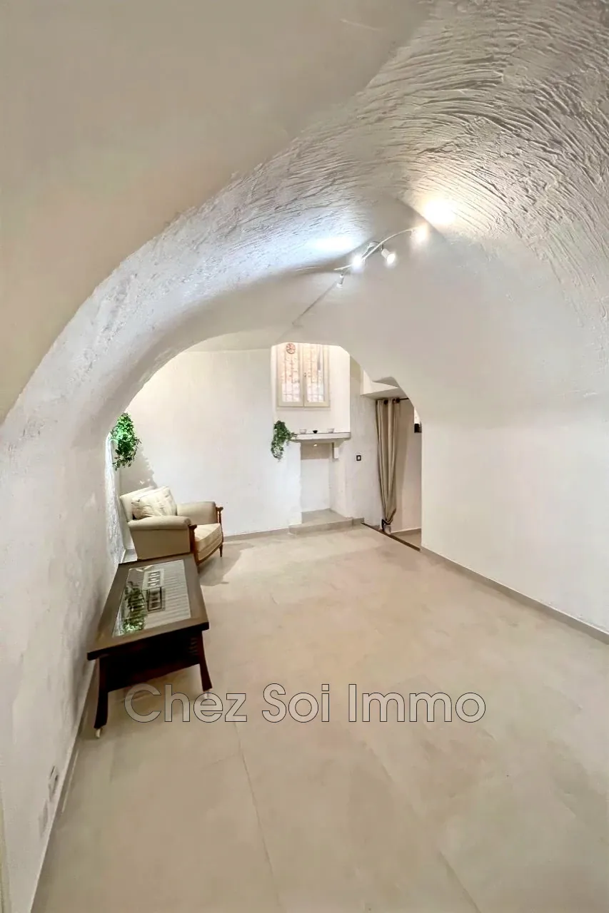 Appartement de charme 2 pièces à Cagnes-sur-Mer, au cœur du village médiéval 