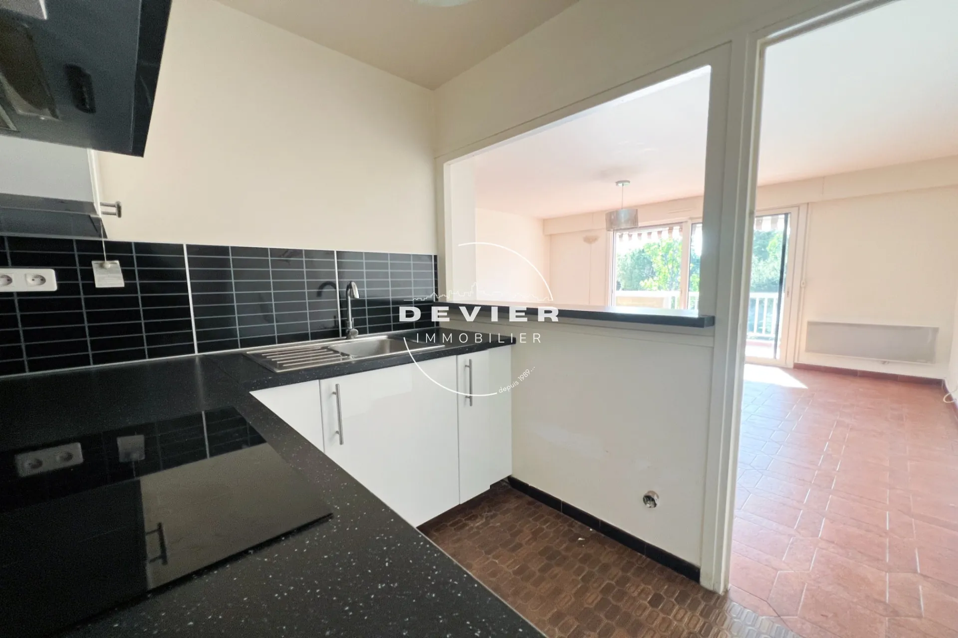 A vendre appartement T1 bis Montpellie, résidence calme avec terrasse et parking