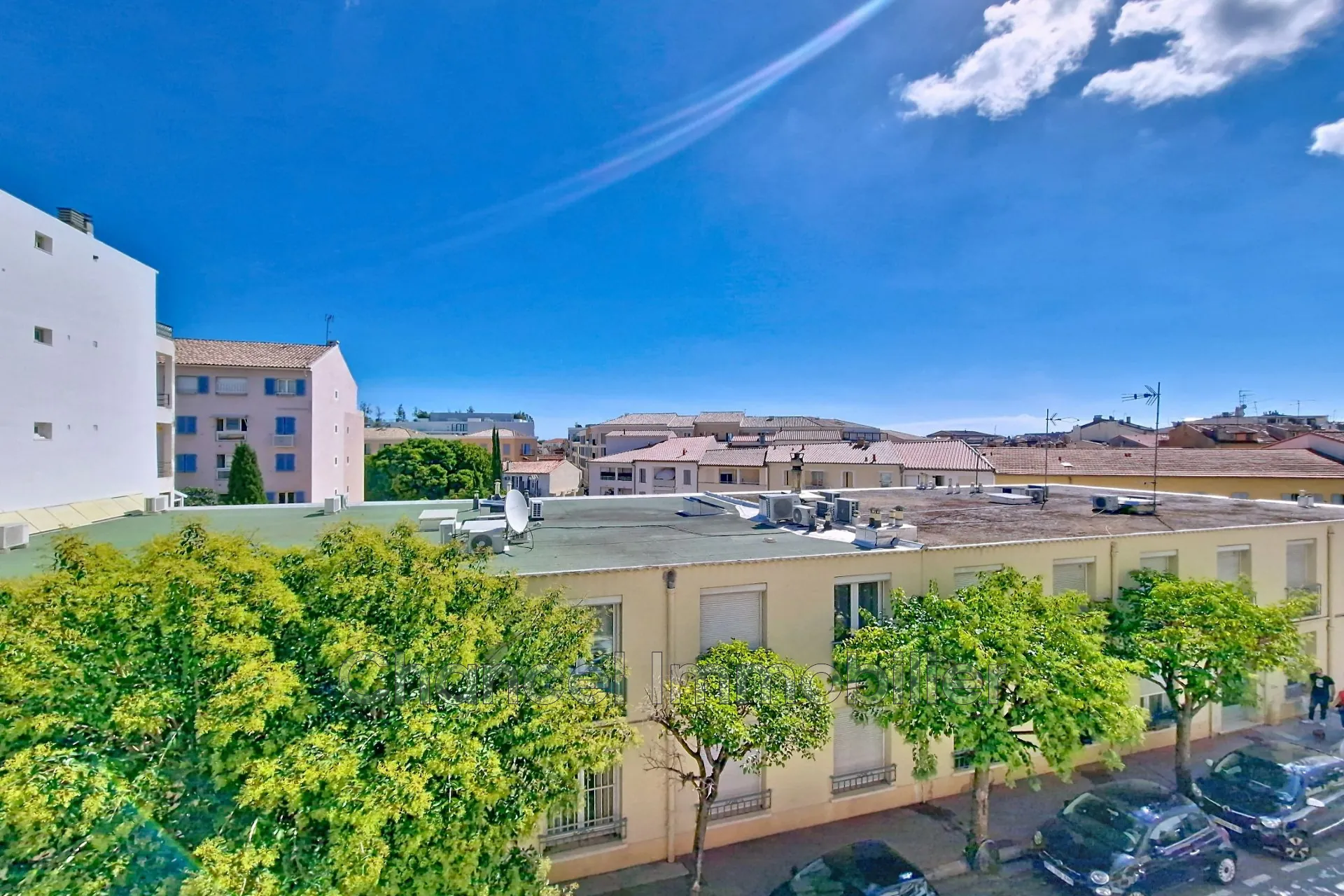 Vente appartement 2 pièces en dernier étage à Antibes près de Marenda Lacan