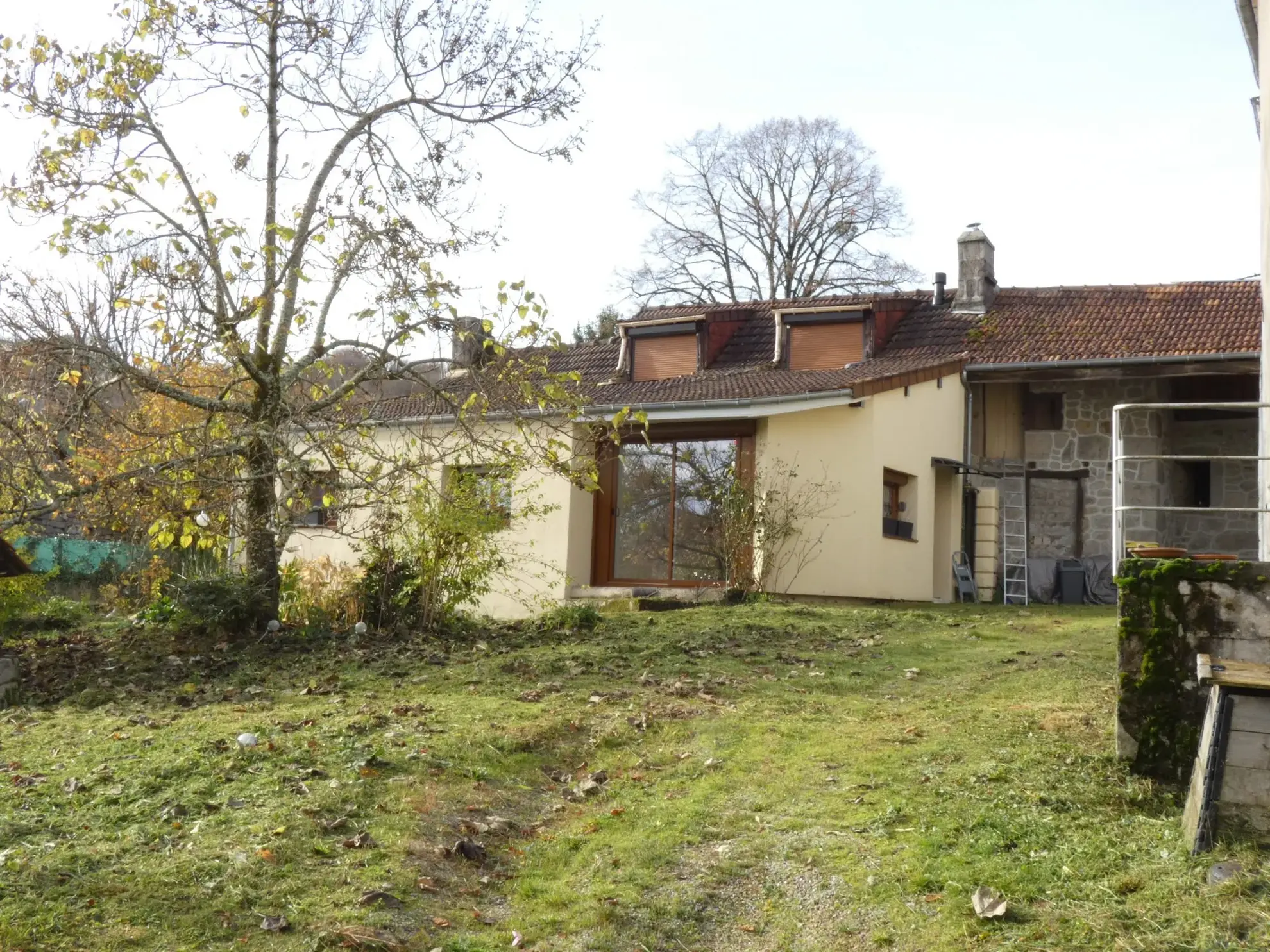 À vendre ensemble immobilier avec deux maisons et jardin à Ahun, Creusois 