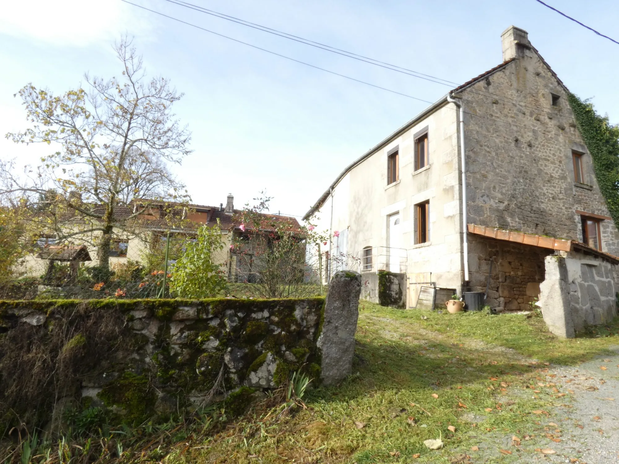 À vendre ensemble immobilier avec deux maisons et jardin à Ahun, Creusois