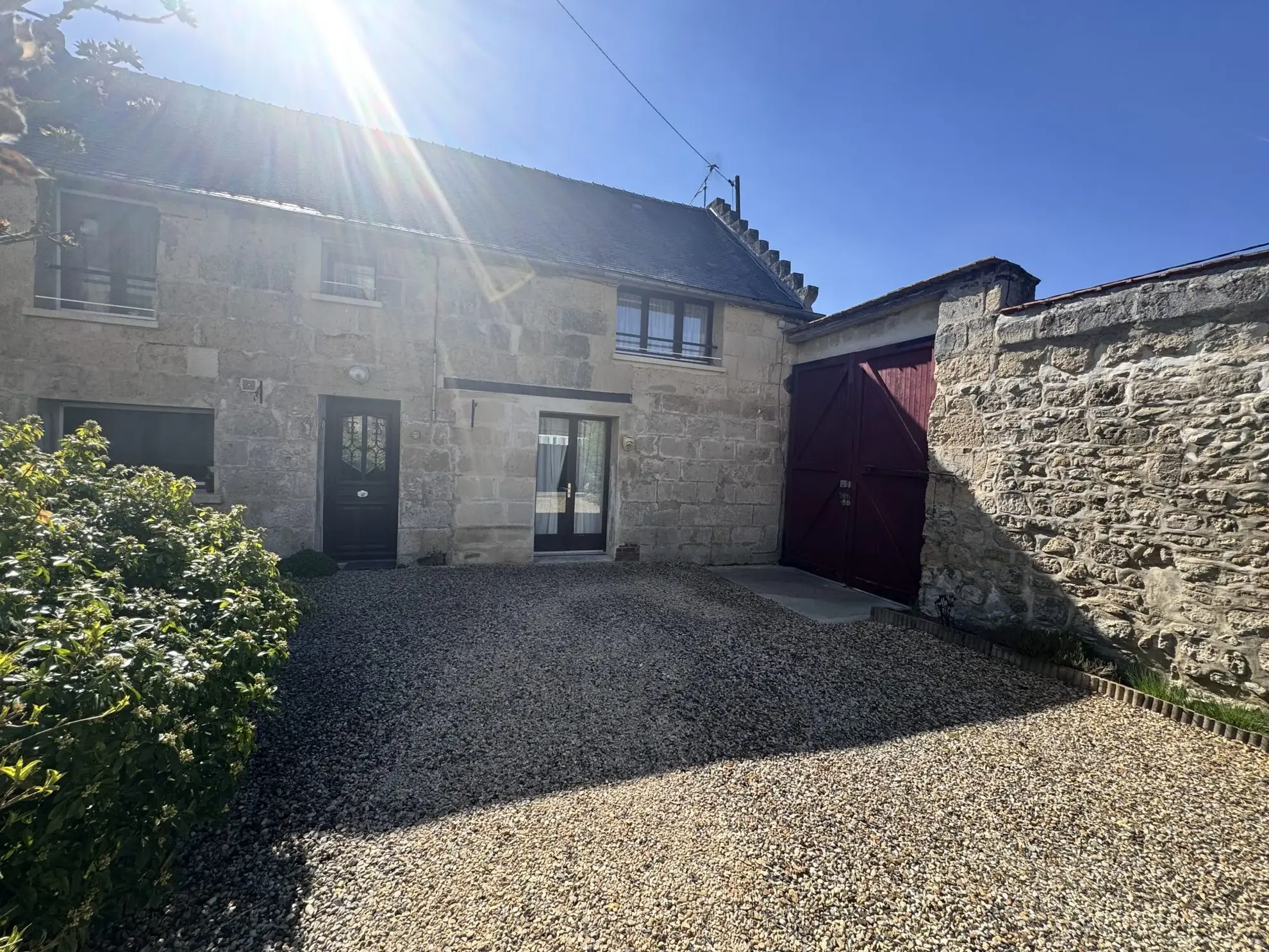 Maison mitoyenne à louer à Bucy-le-Long, idéale investisseur - 91,50 m²