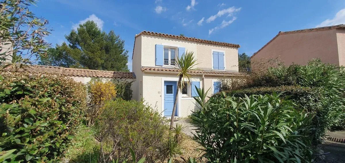 Petite villa mitoyenne avec piscine à Pézenas - Résidence sécurisée 