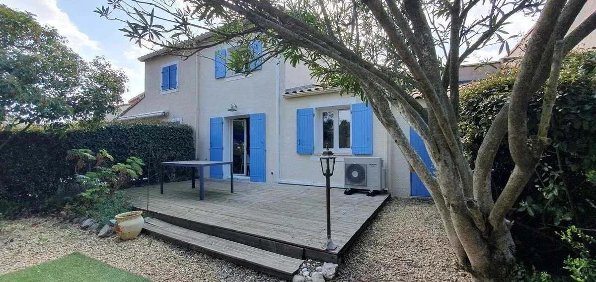 Petite villa mitoyenne avec piscine à Pézenas - Résidence sécurisée