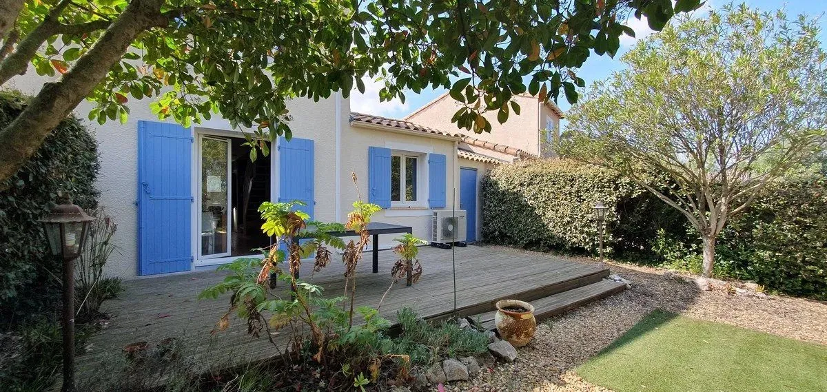 Petite villa mitoyenne avec piscine à Pézenas - Résidence sécurisée 