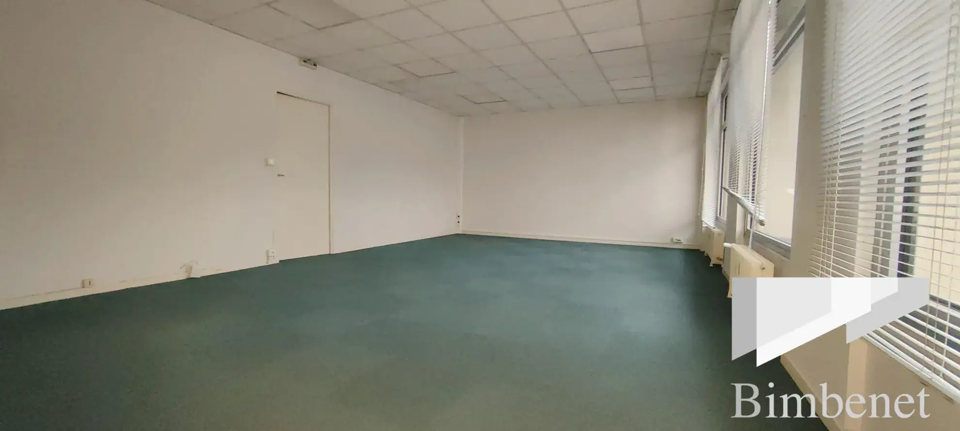 Bureau spacieux à Orleans proche centre-ville avec possibilité de réunir deux locaux