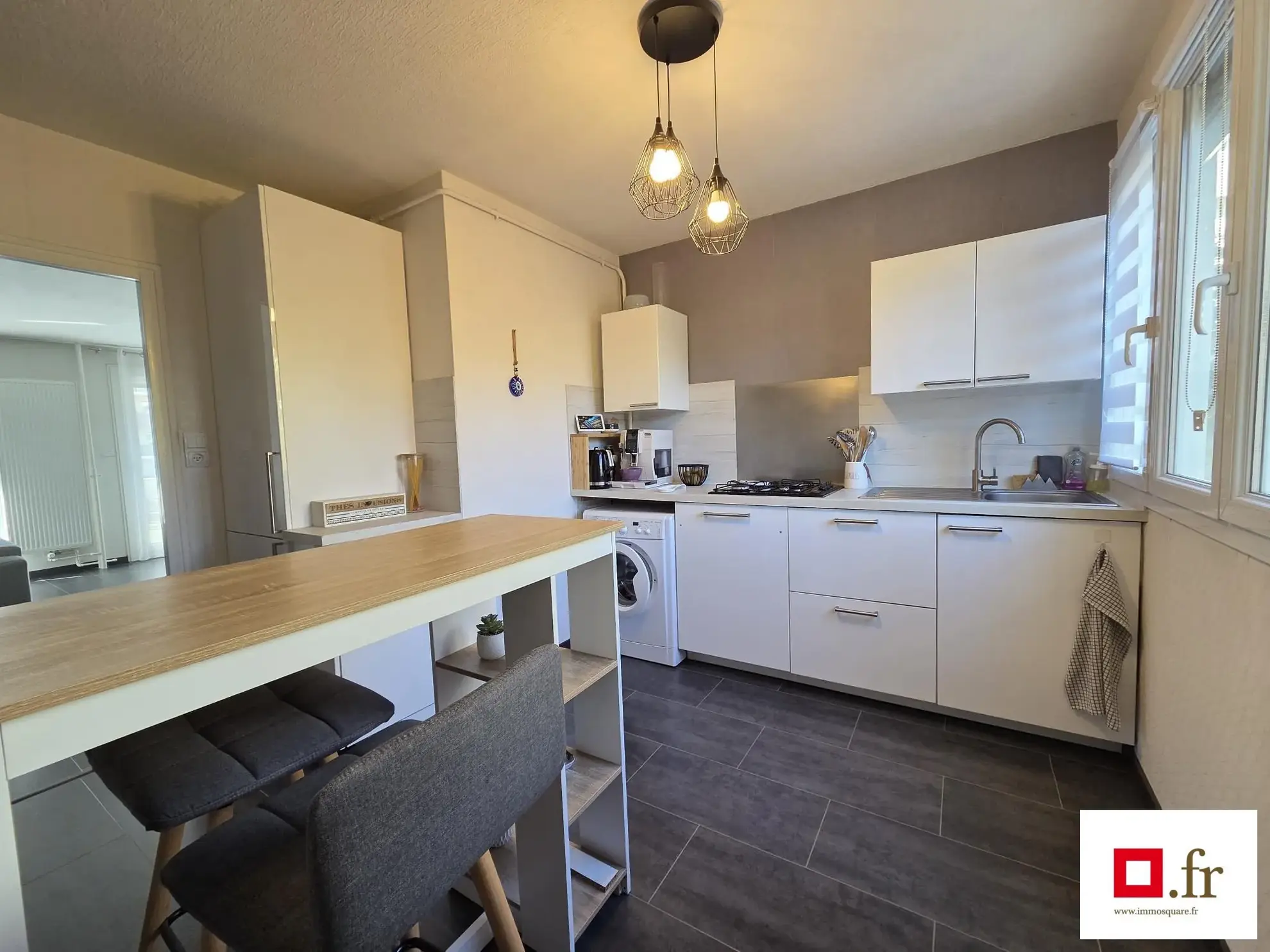 Appartement T3 à vendre à Eybens avec balcon, cave et parking proche transports 