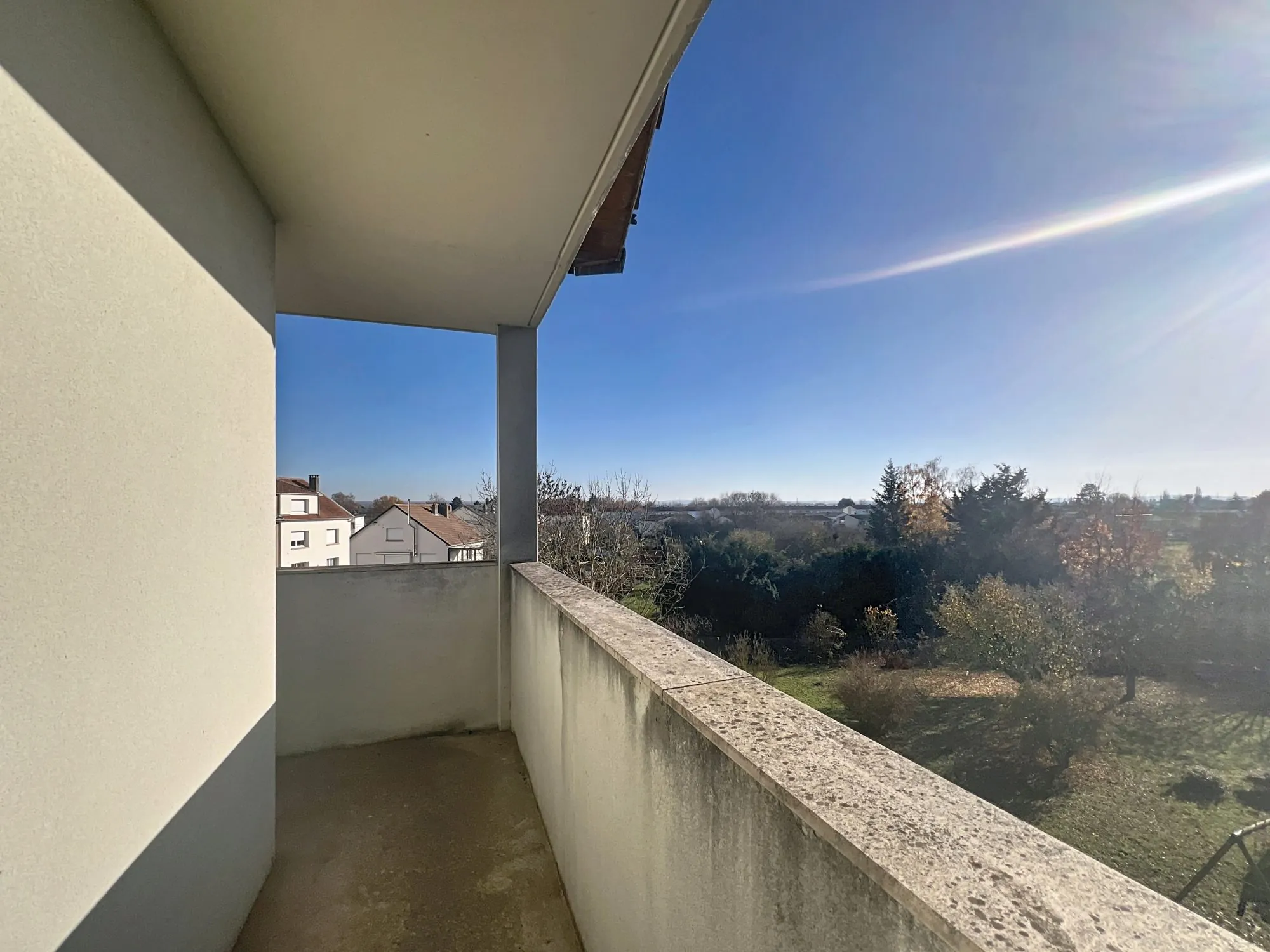 Appartement 3 pièces avec balcons, garage à Talange