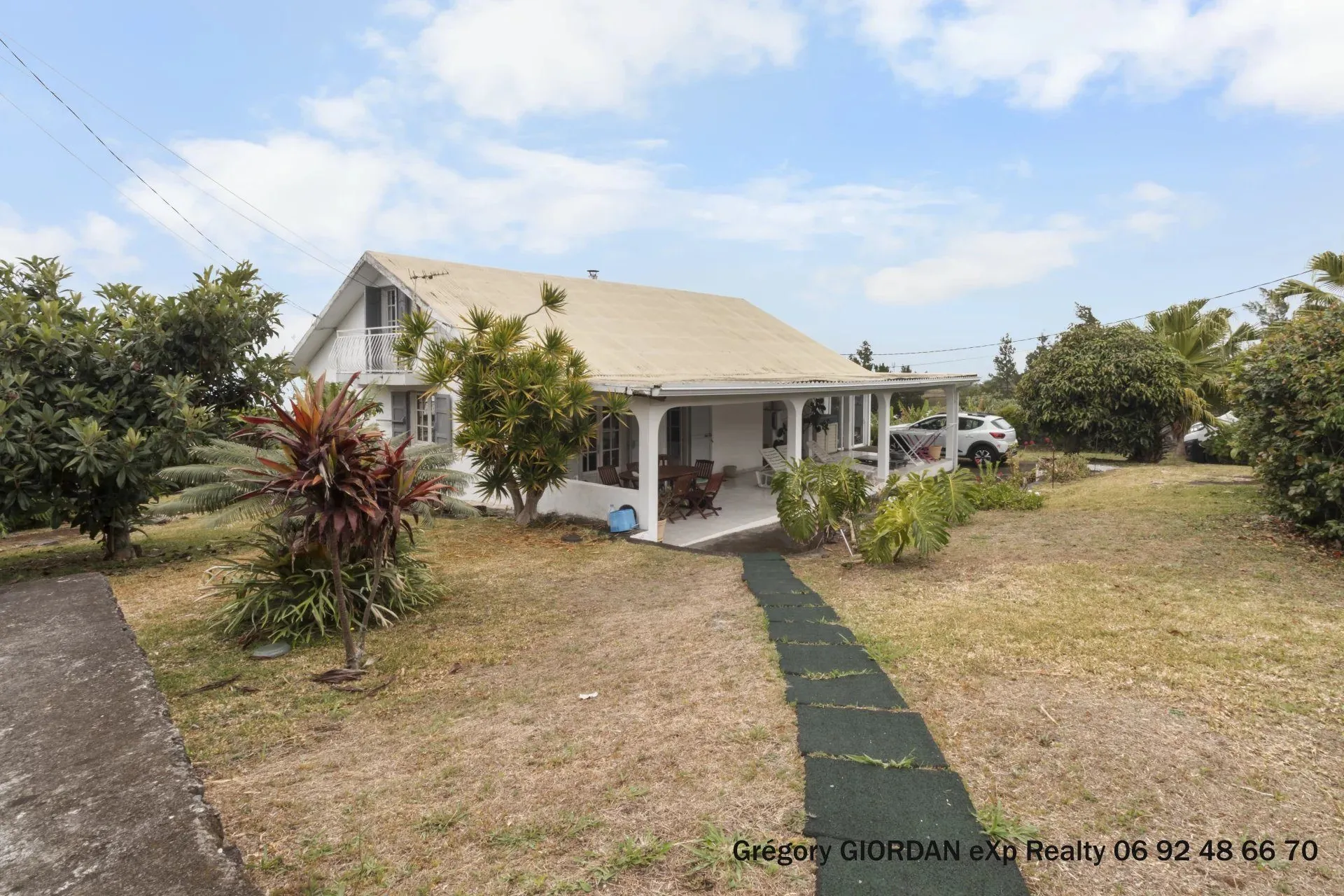 Maison à rénover au Tampon Réunion sur terrain de 900 m²