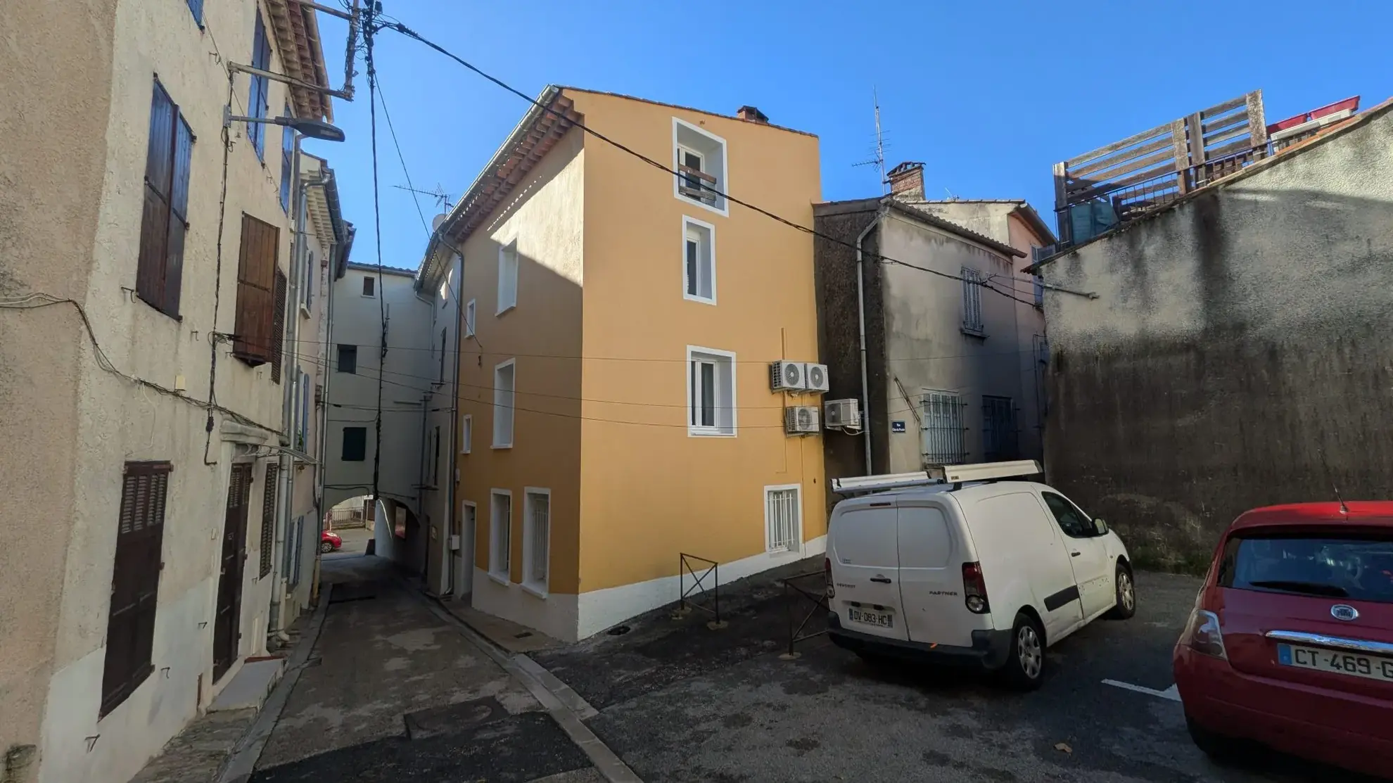 Maison de village climatisée de 93 m² à Gonfaron - 3 chambres, proche commodités