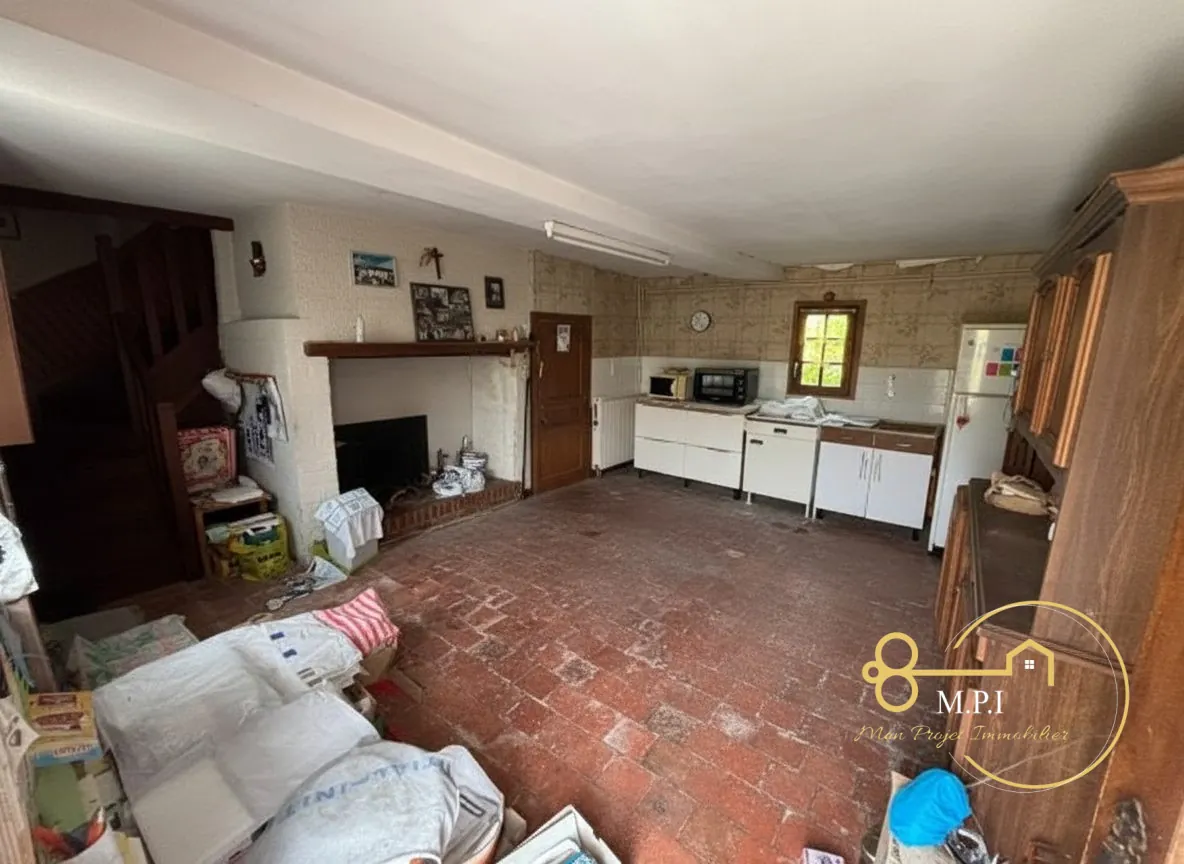 Maison à rénover avec grand terrain à Louvières-en-Auge (61160) 