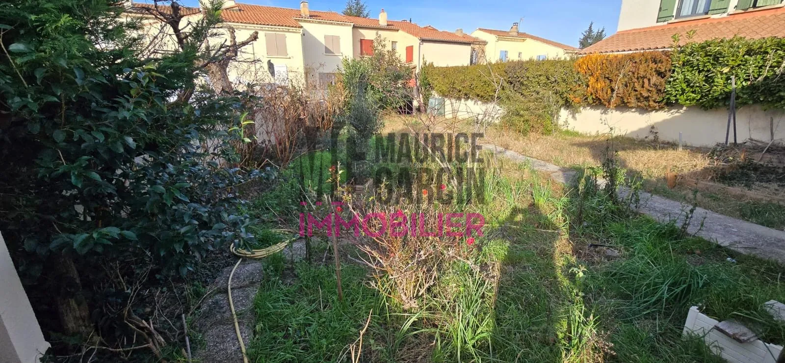 Maison de plain-pied avec jardin et garage à Avignon - Calme et pratique 