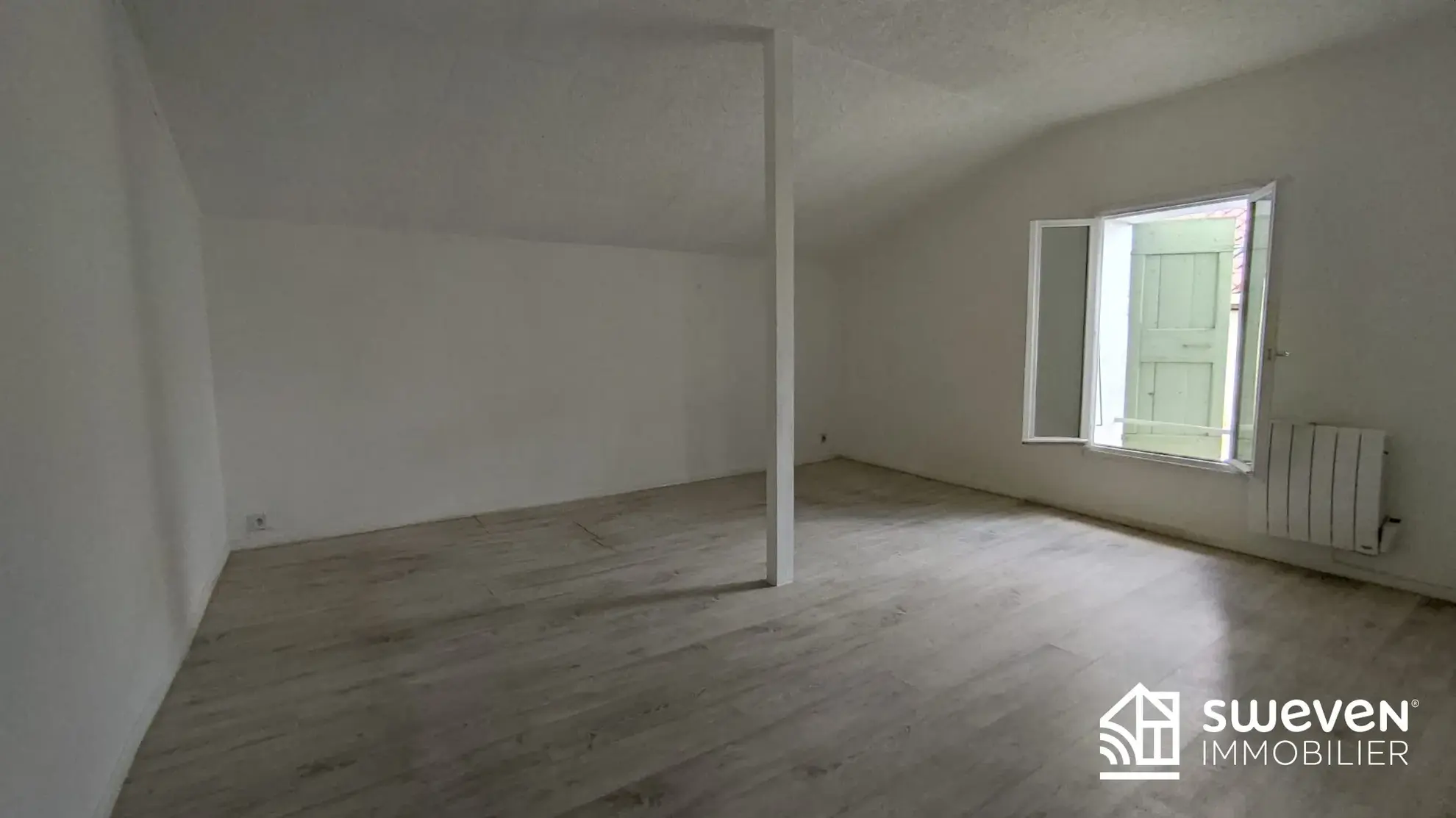 Immeuble à vendre à Trouillas avec local commercial et appartement 