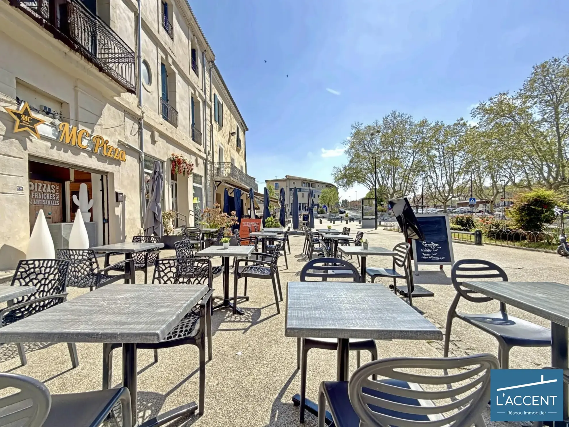Restaurant-pizzéria à vendre à Lunel, emplacement idéal, 57 m² + terrasse