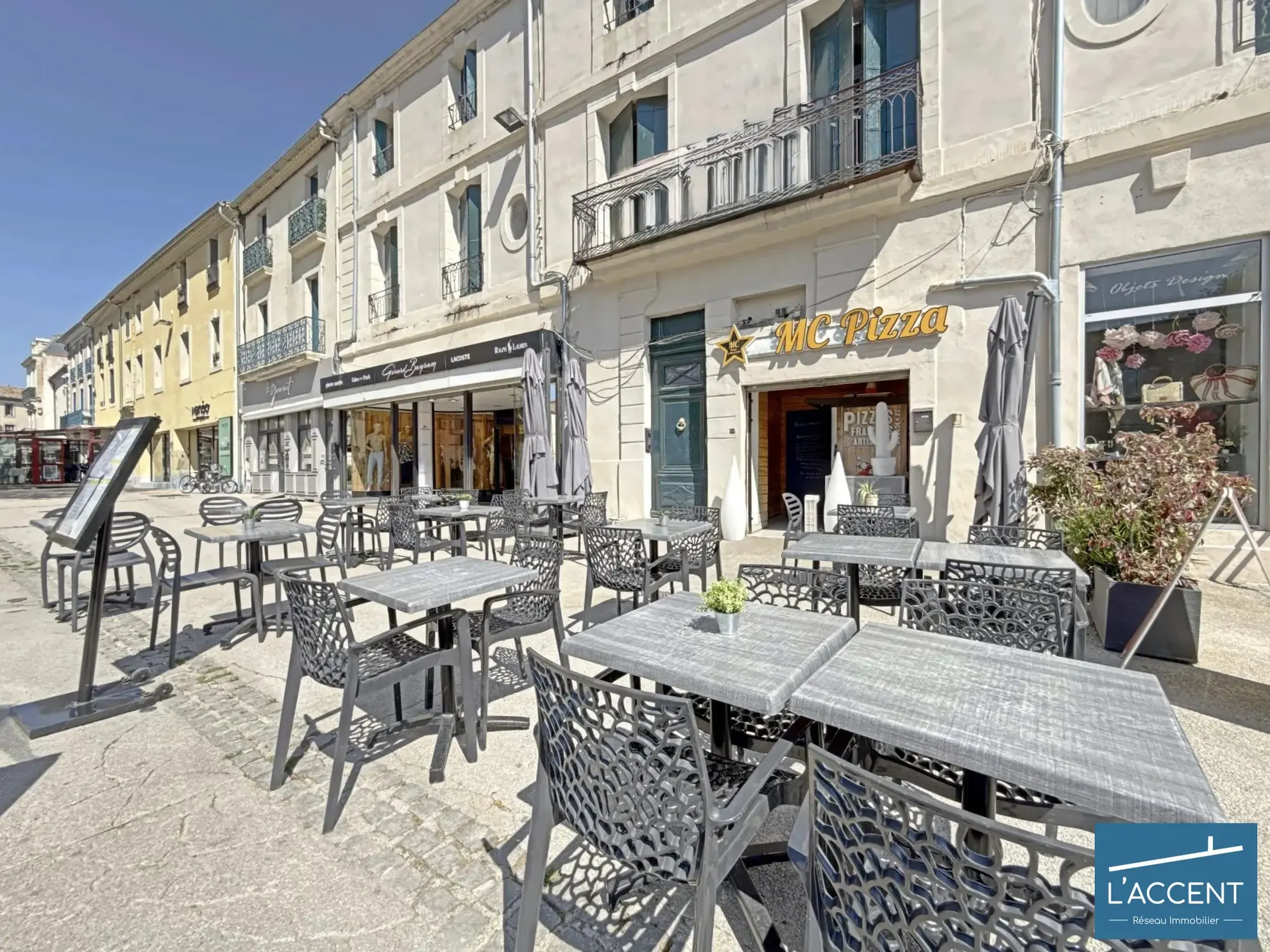 Restaurant-pizzéria à vendre à Lunel, emplacement idéal, 57 m² + terrasse 